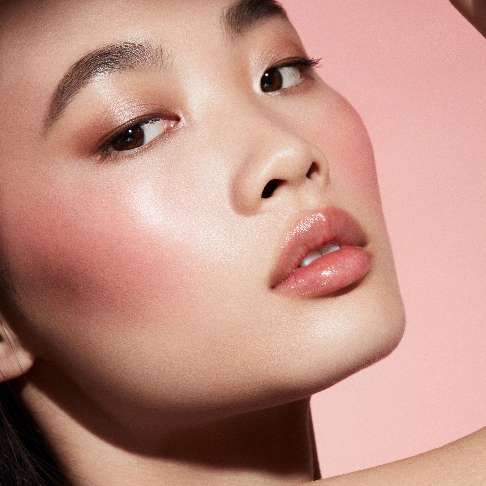 Fard de obraz Cheeks Out Freestyle Cream Blush cu picături de căpșuni - Fenty Beauty