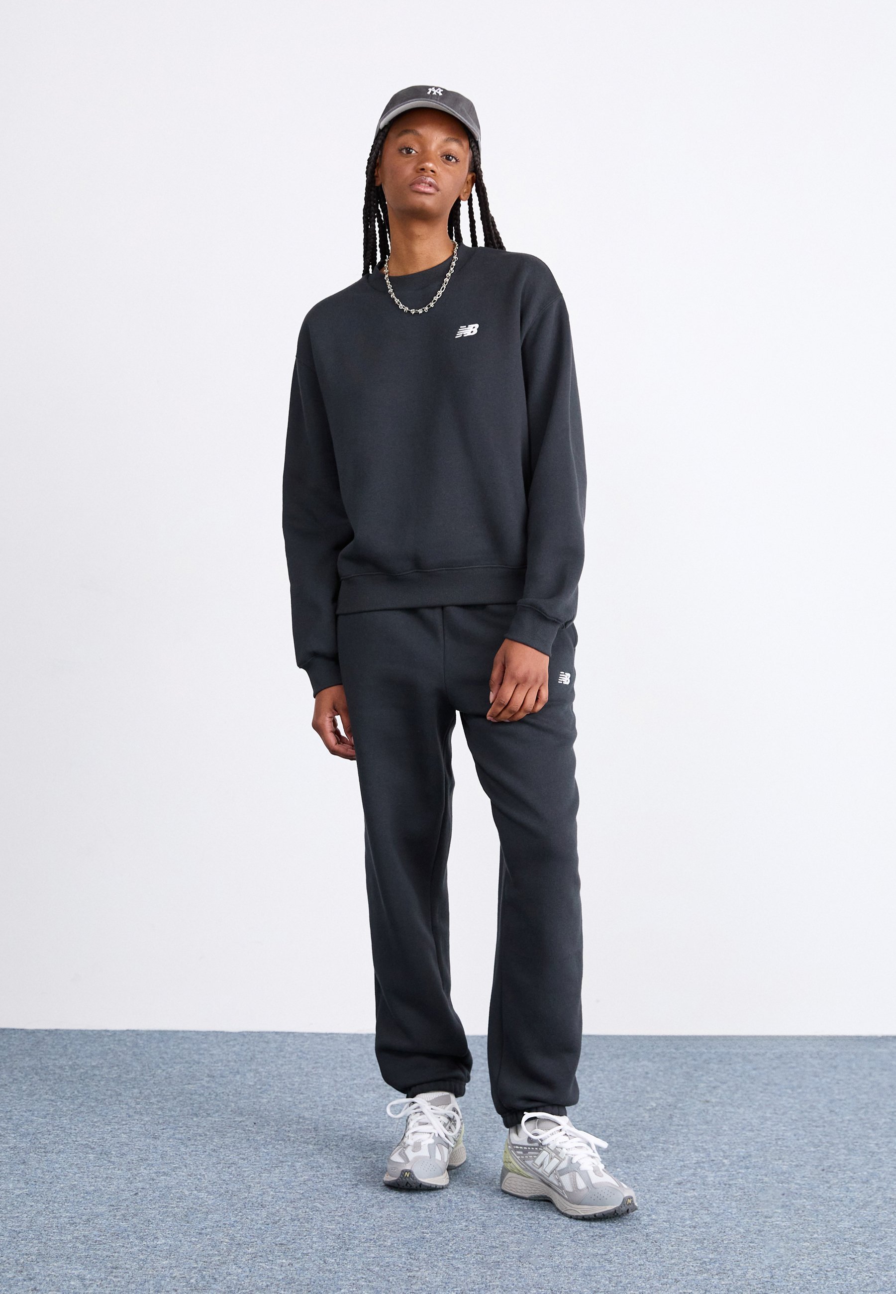 New Balance SPORT ESSENTIALS CREW - Sweatshirt - zwart