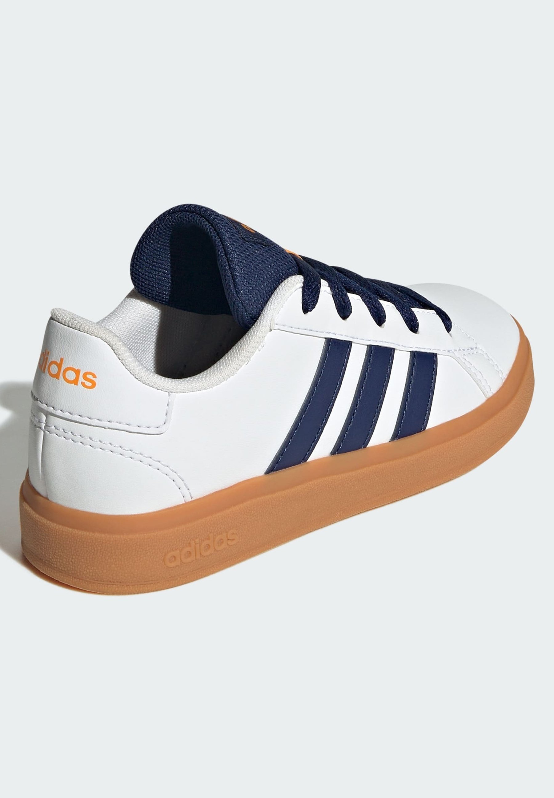 adidas Sportswear GRAND - Trainingsschoen - wolkwit donkerblauw gum