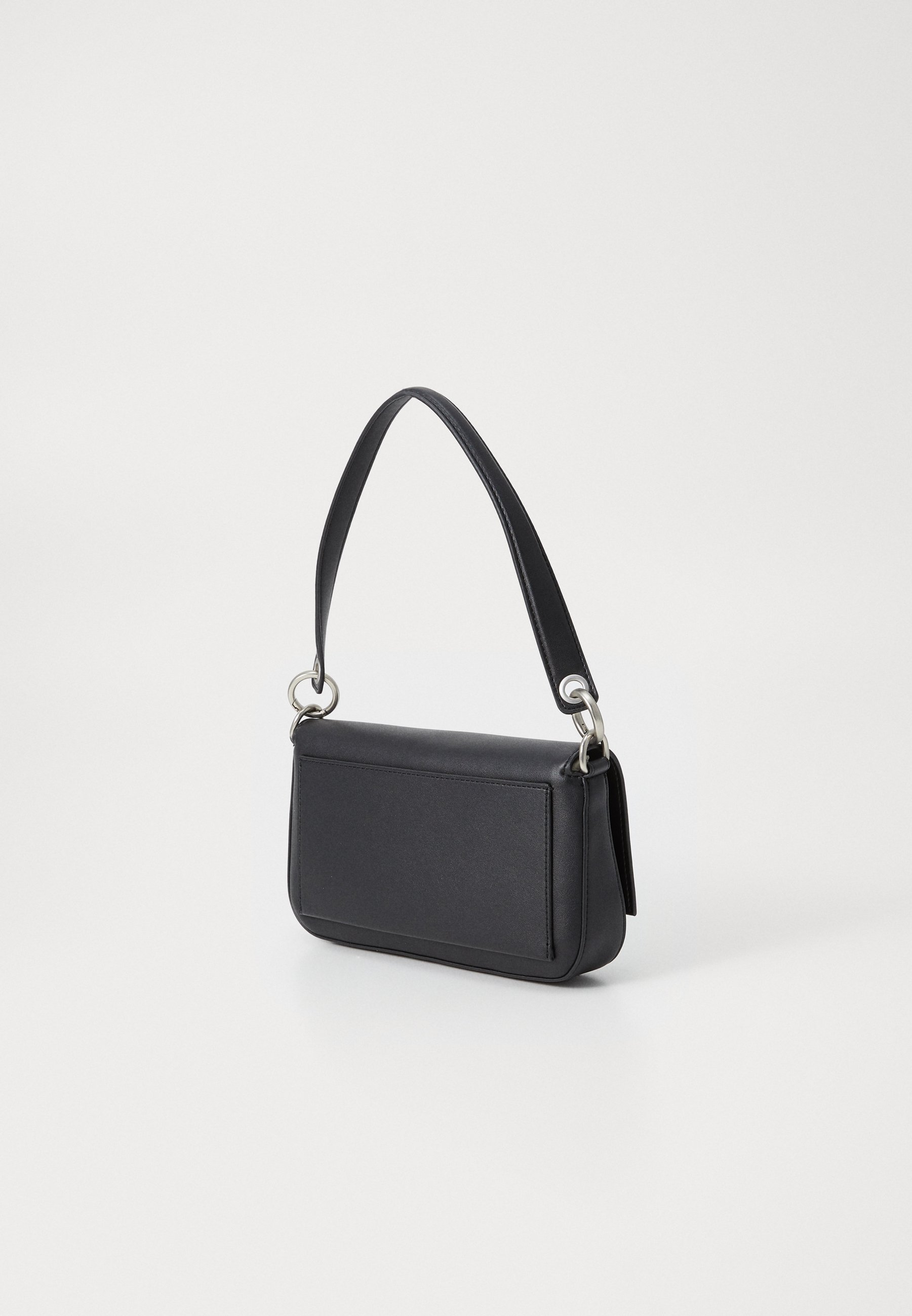Calvin Klein Jeans SCULPTED FLAP SHOULDER POUCH - Handtas - zwart
