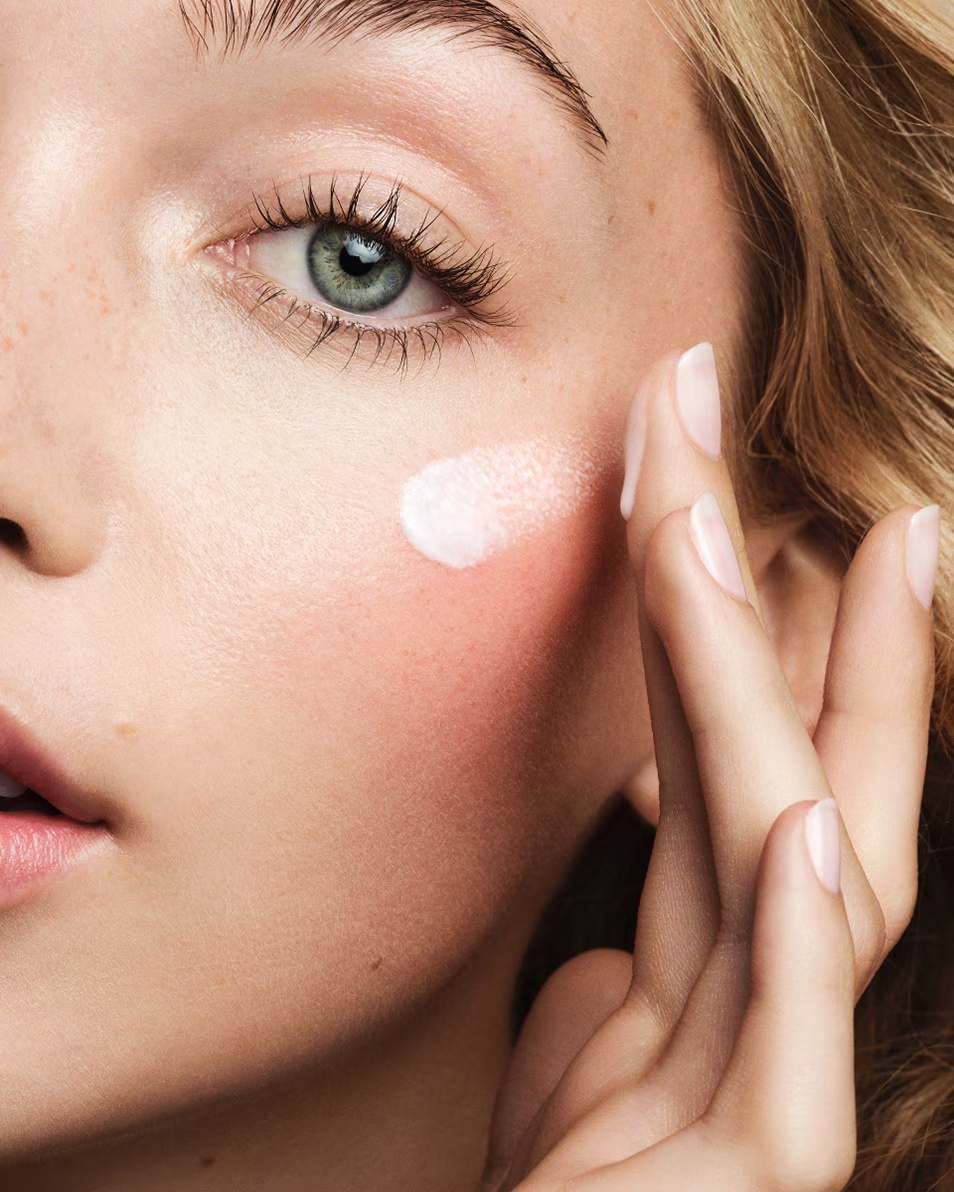 MAC STUDIO RADIANCE MOISTURIZING ILLUMINATING SILKY PRIMER ΕΝΥΔΑΤΙΚΟ PRIMER ΜΑΚΡΑΣ ΔΙΑΡΚΕΙΑΣ - ΦΟΡΜΟΥΛΑ ΝΕΡΟΥ/ΤΖΕΛ