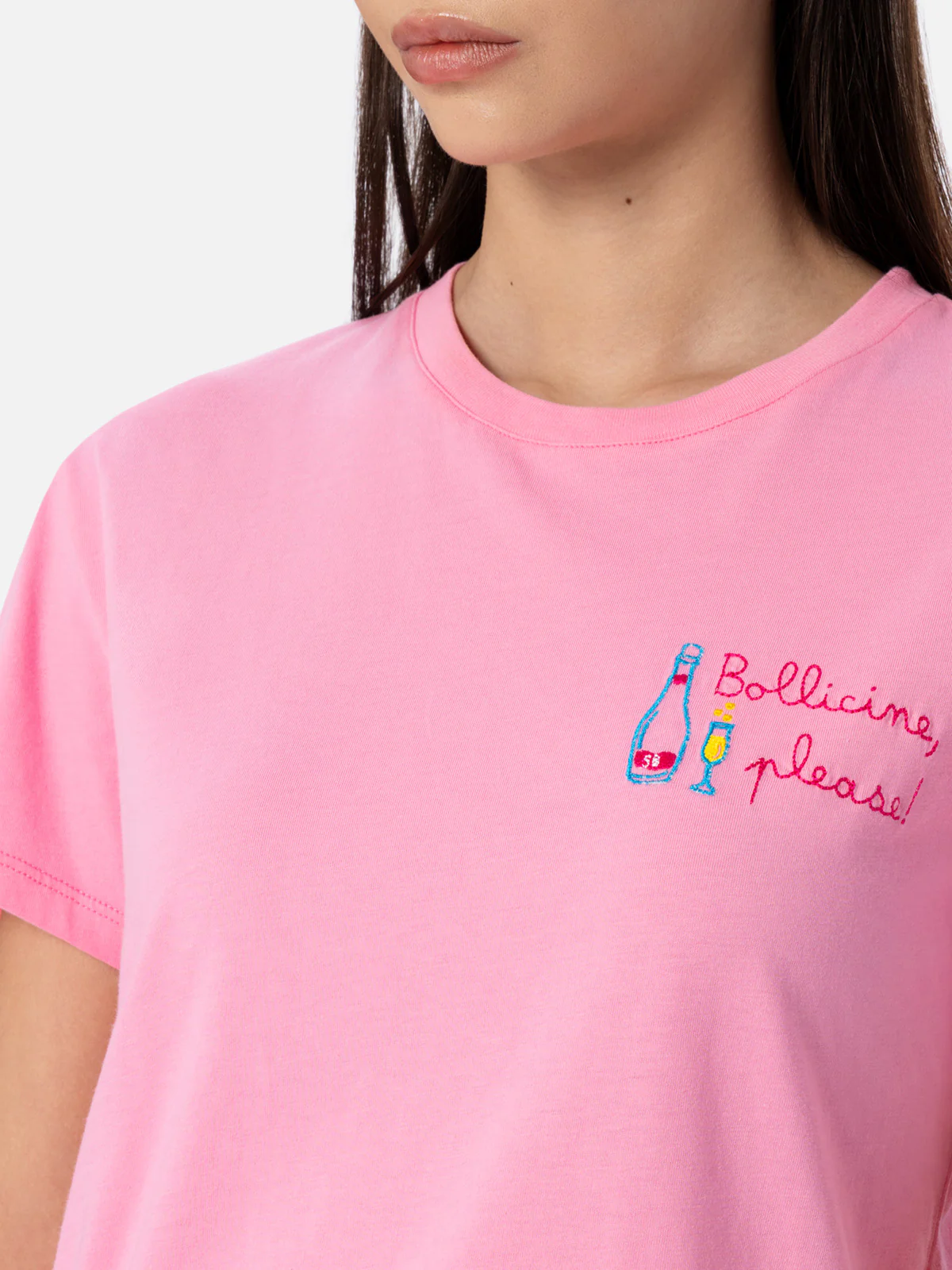 Emilie dames T-shirt met ronde hals, roze katoenen jersey en borduurwerk.