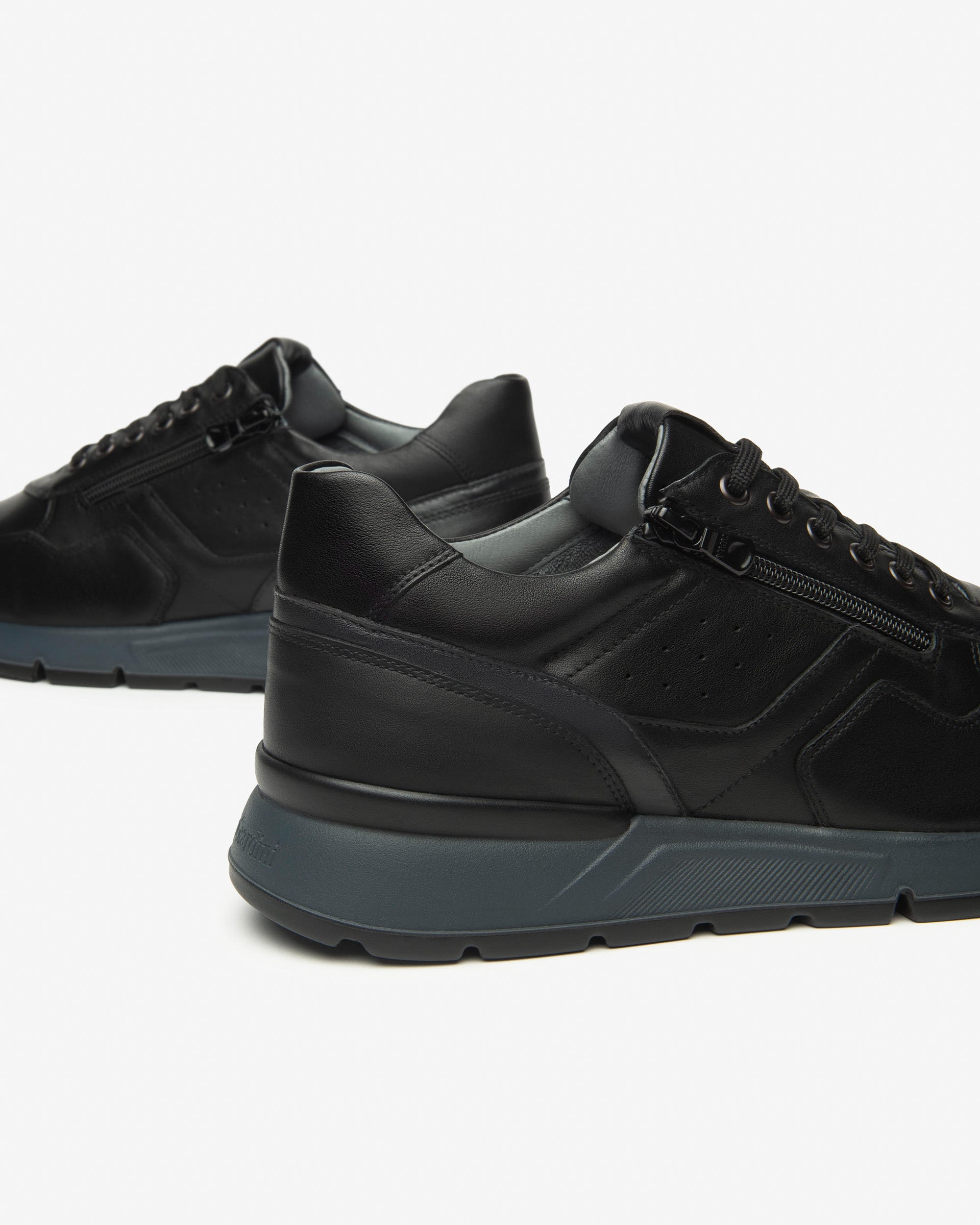  Herren-Sneaker aus Leder