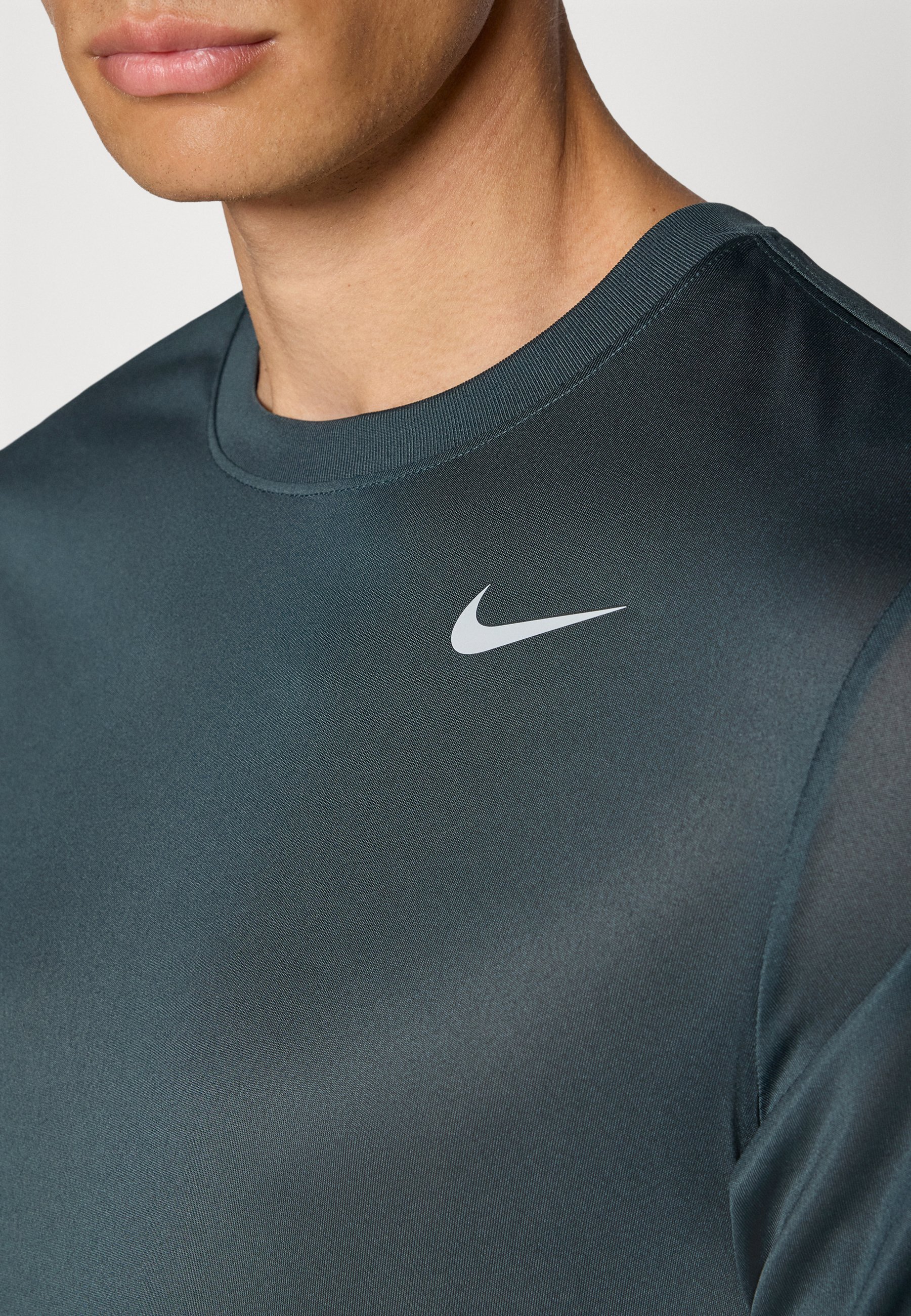Nike Performance TEE RESET - Top s dlouhým rukávem - mořské řasy/matně stříbrná barva