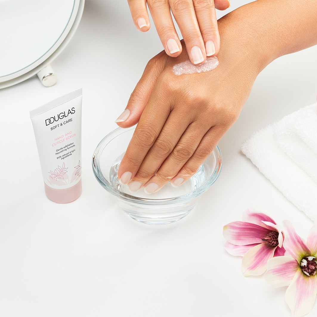 Douglas Collection piling za ruke Makeup piling za ruke i zanoktice - 50 ml