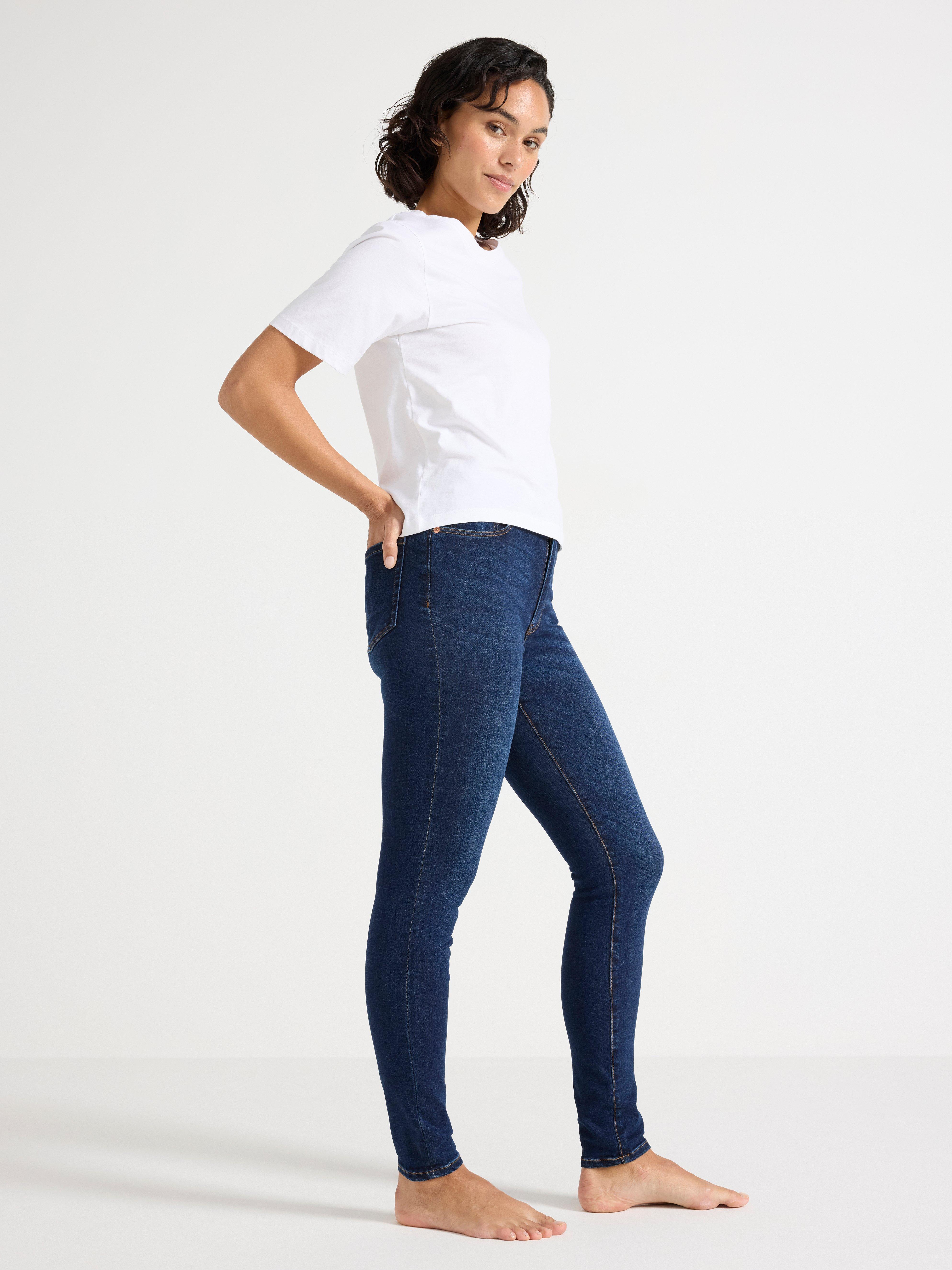 Vaqueros SLIM Clara superelásticos de recuperación media-alta, color azul vaquero.