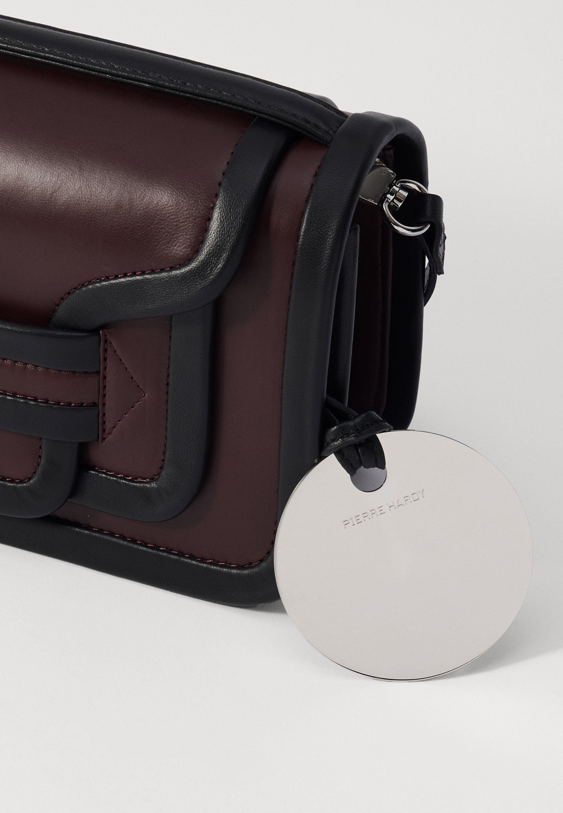 Pierre Hardy ALPHA - Crossbodytas - bordeauxrood/zwart