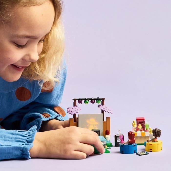 LEGO Friends 42642 Movie Night with Friends - Building Set for Ages 6+