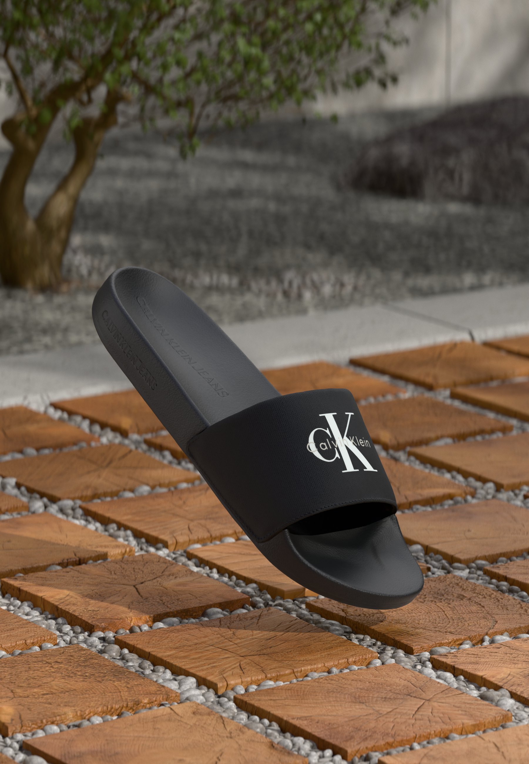 Calvin Klein Jeans SLIDE MONOLOGO - Mules - triple noir