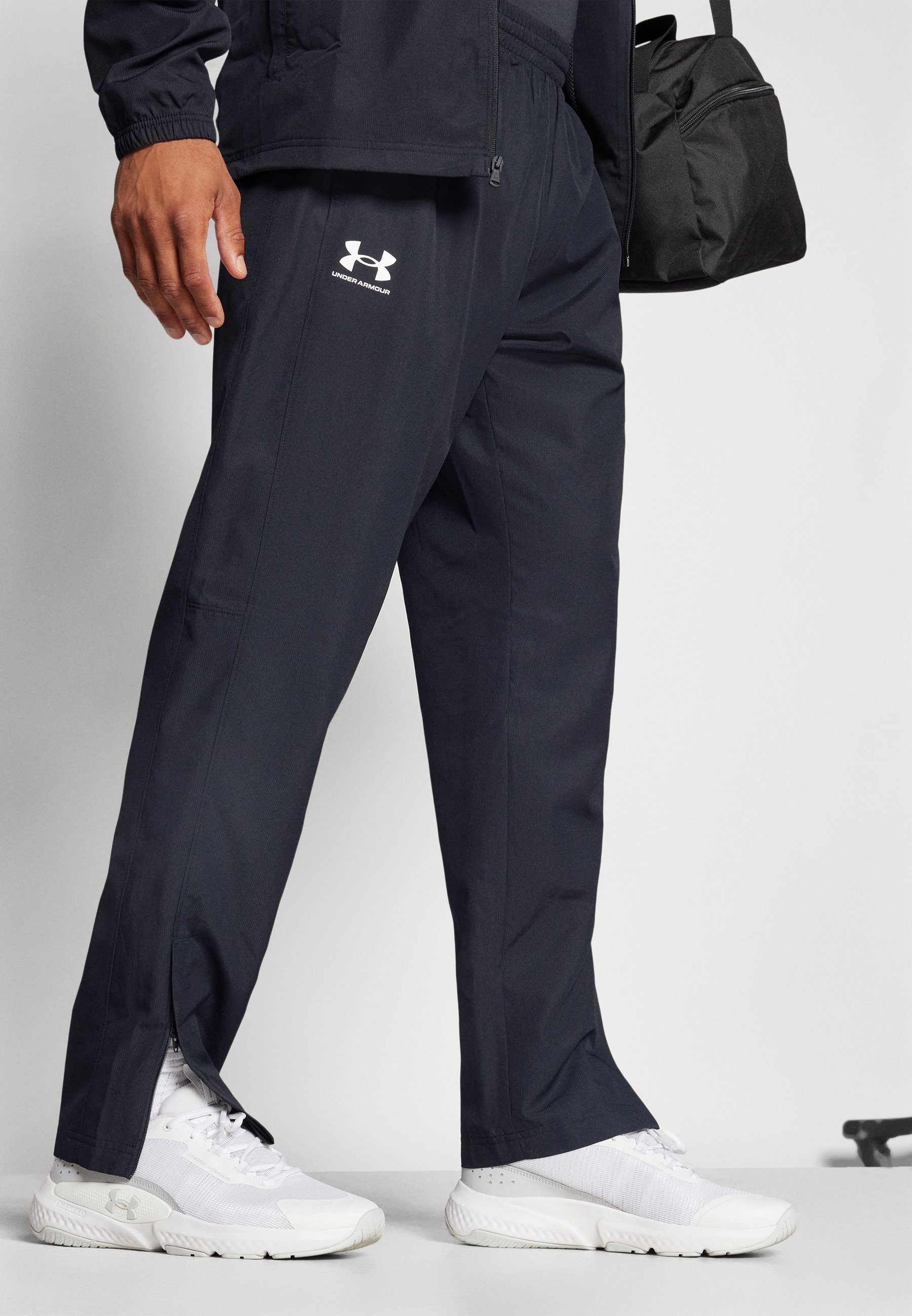 Under Armour RIVAL WOVEN - Broek - zwart/wit