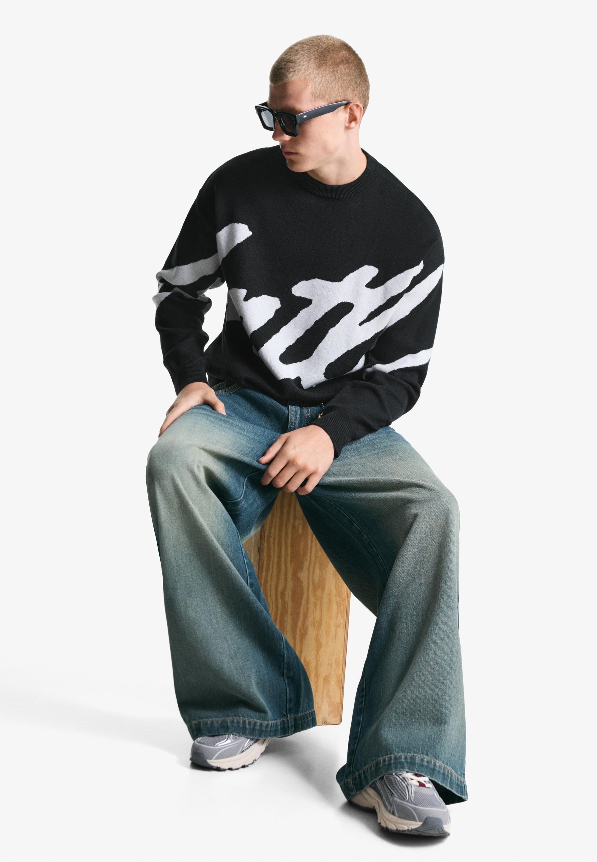 Bershka PRINTED - Maglione - nero