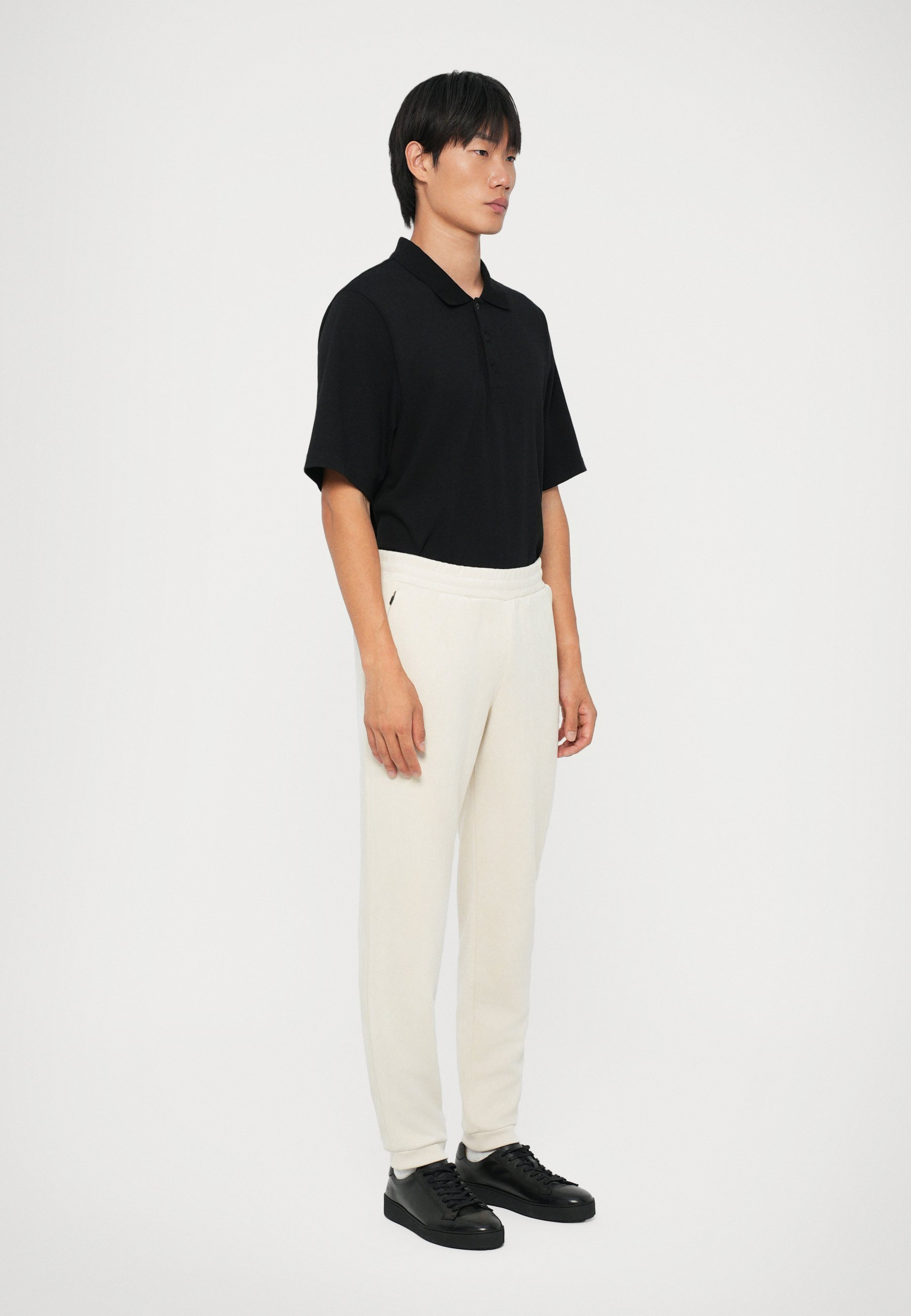 EA7 Emporio Armani TRAIN LABEL ALCANTARA - Pantaloni della tuta - giorno di pioggia