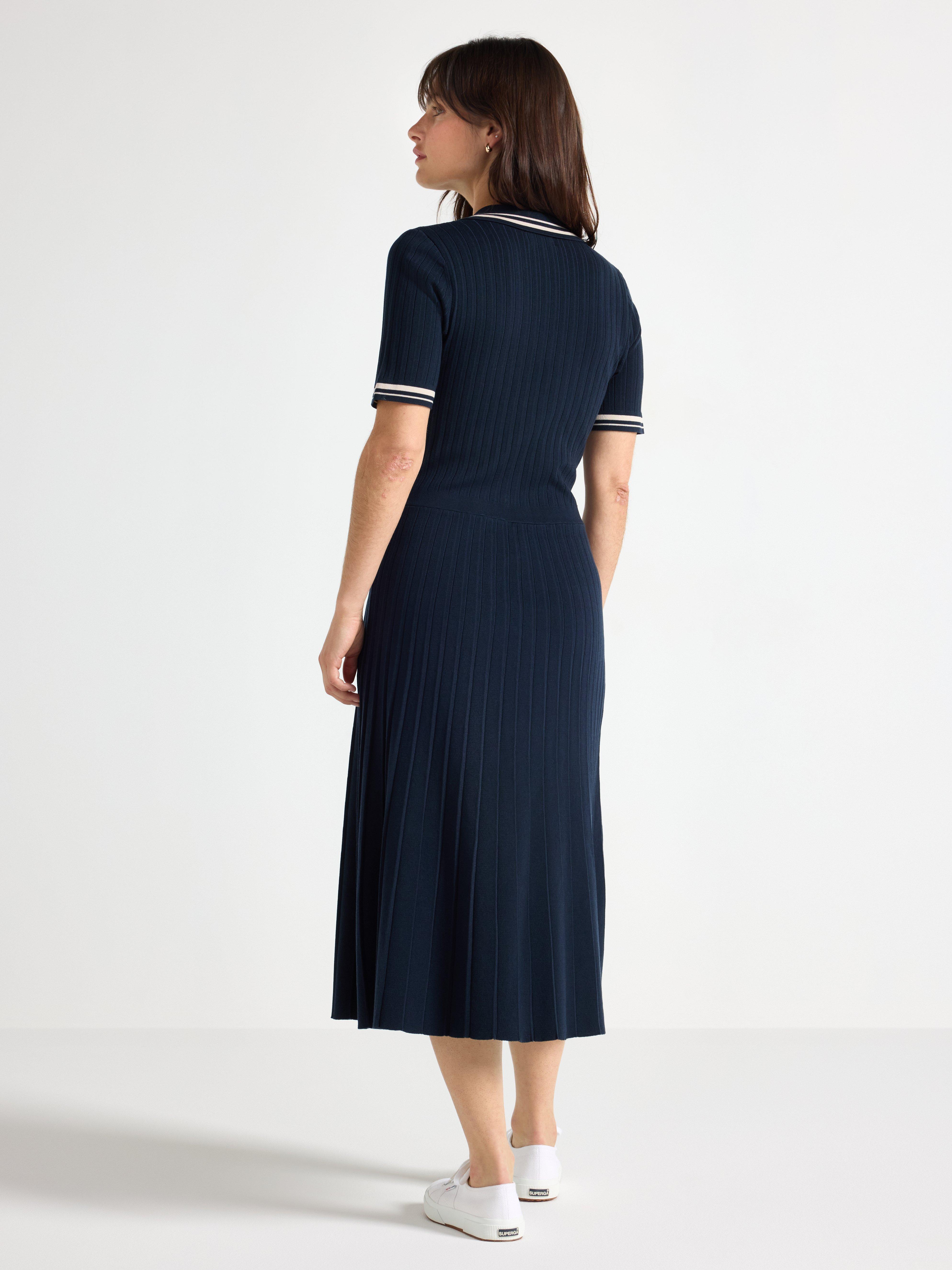 Vestido midi azul marinho escuro