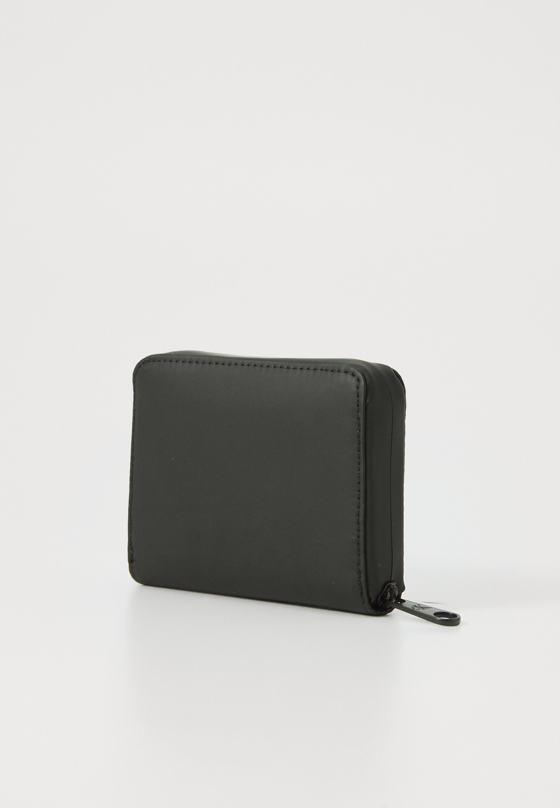 Calvin Klein TECH UTILITY - Peňaženka - čierna