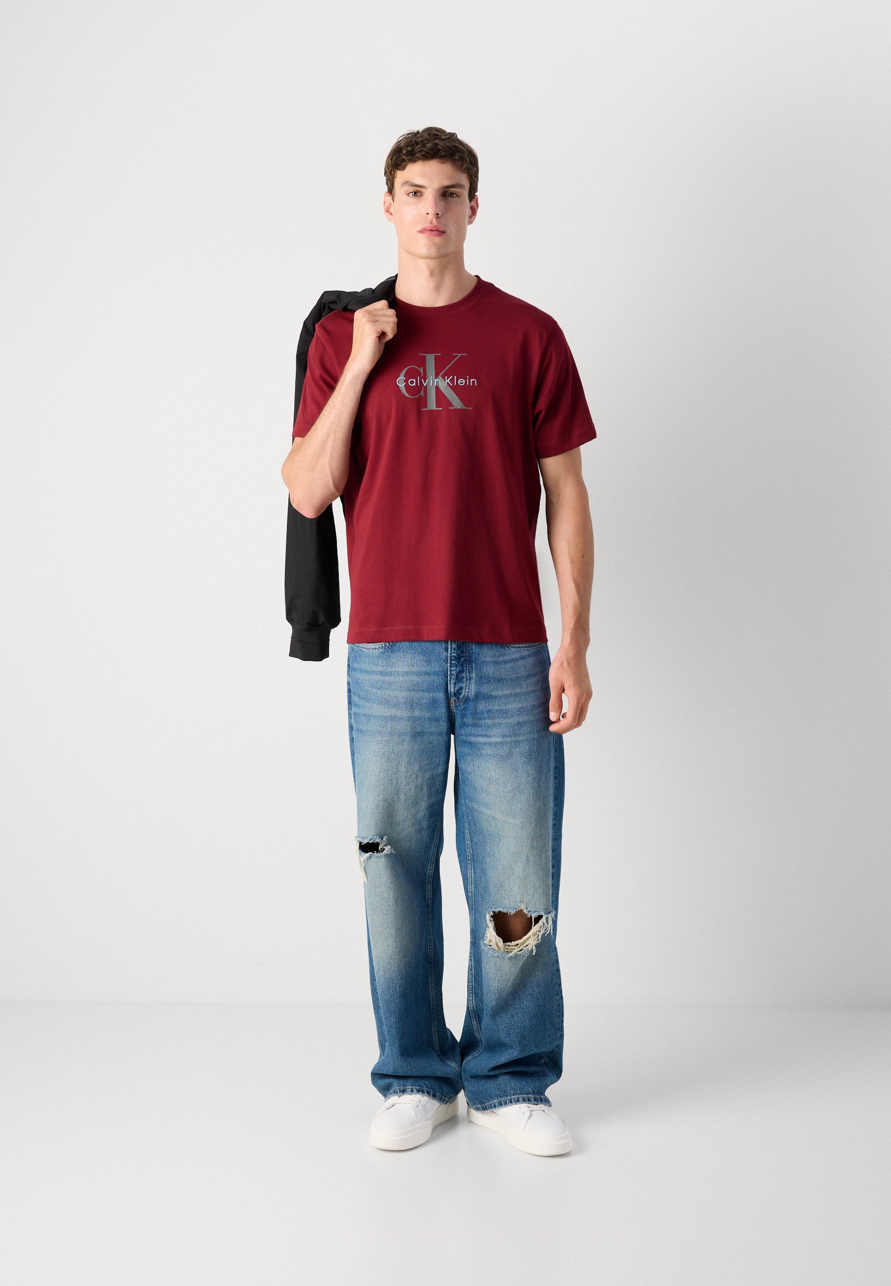 T-shirt imprimé Calvin Klein Jeans HERO MONOLOGO - Rouge Renaissance