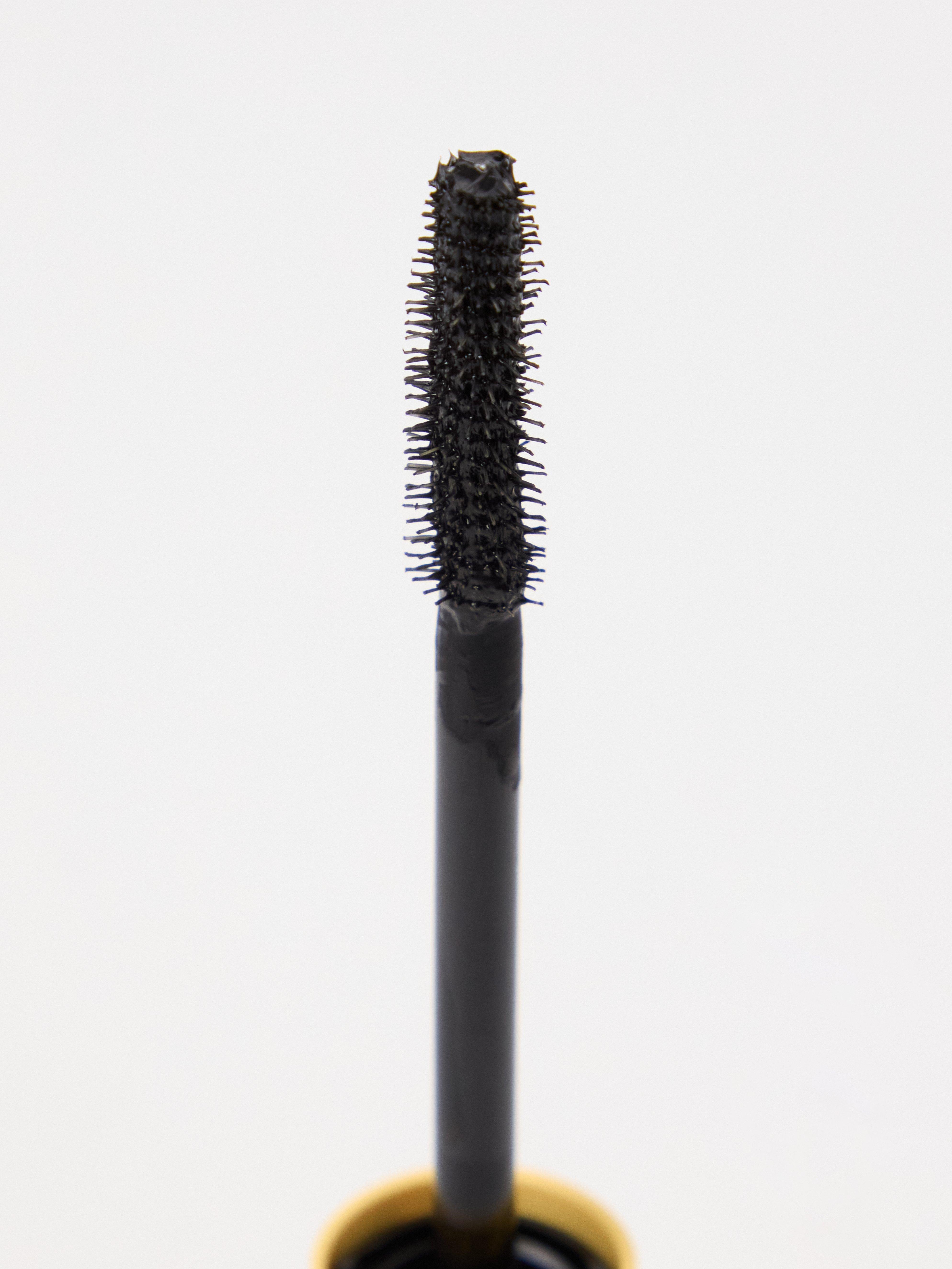 Máscara de pestañas Maybelline The Colossal Bubble resistente al agua, color negro.