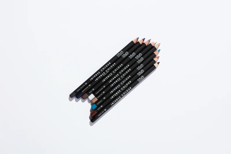 MUA Makeup Academy Intense Colour acu zīmulis ar intensīvu krāsu