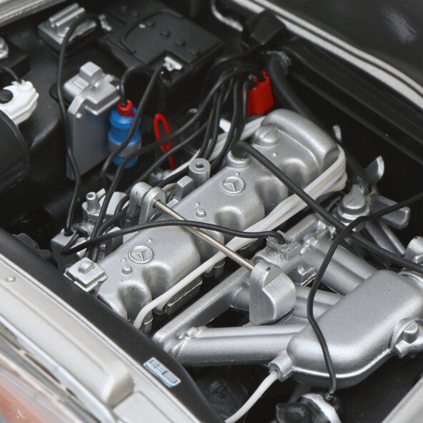 Μοντέλο αυτοκινήτου Mercedes Benz 280 SL (κλίμακα 1:18)