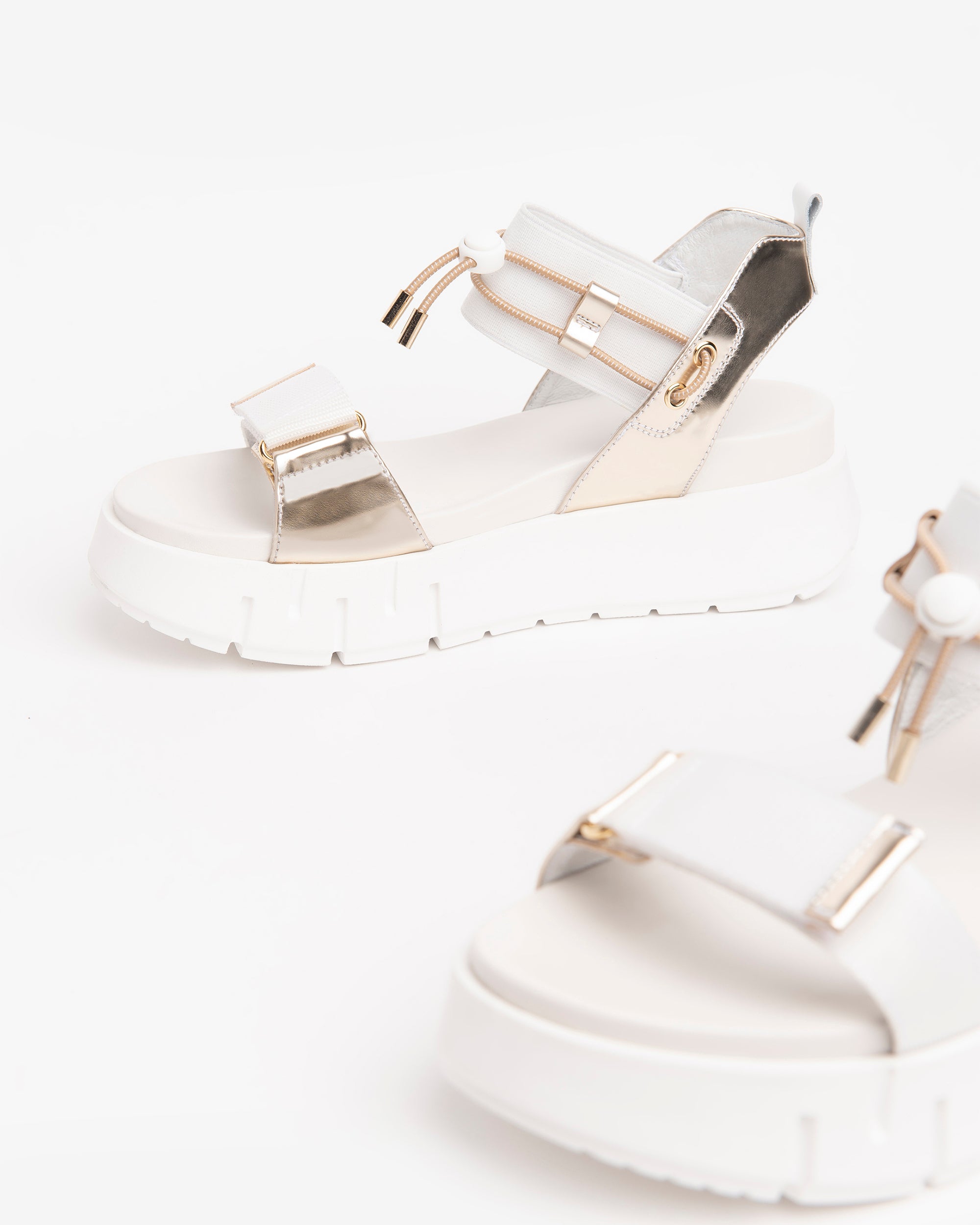  Sandales pour femmes en cuir et matières techniques