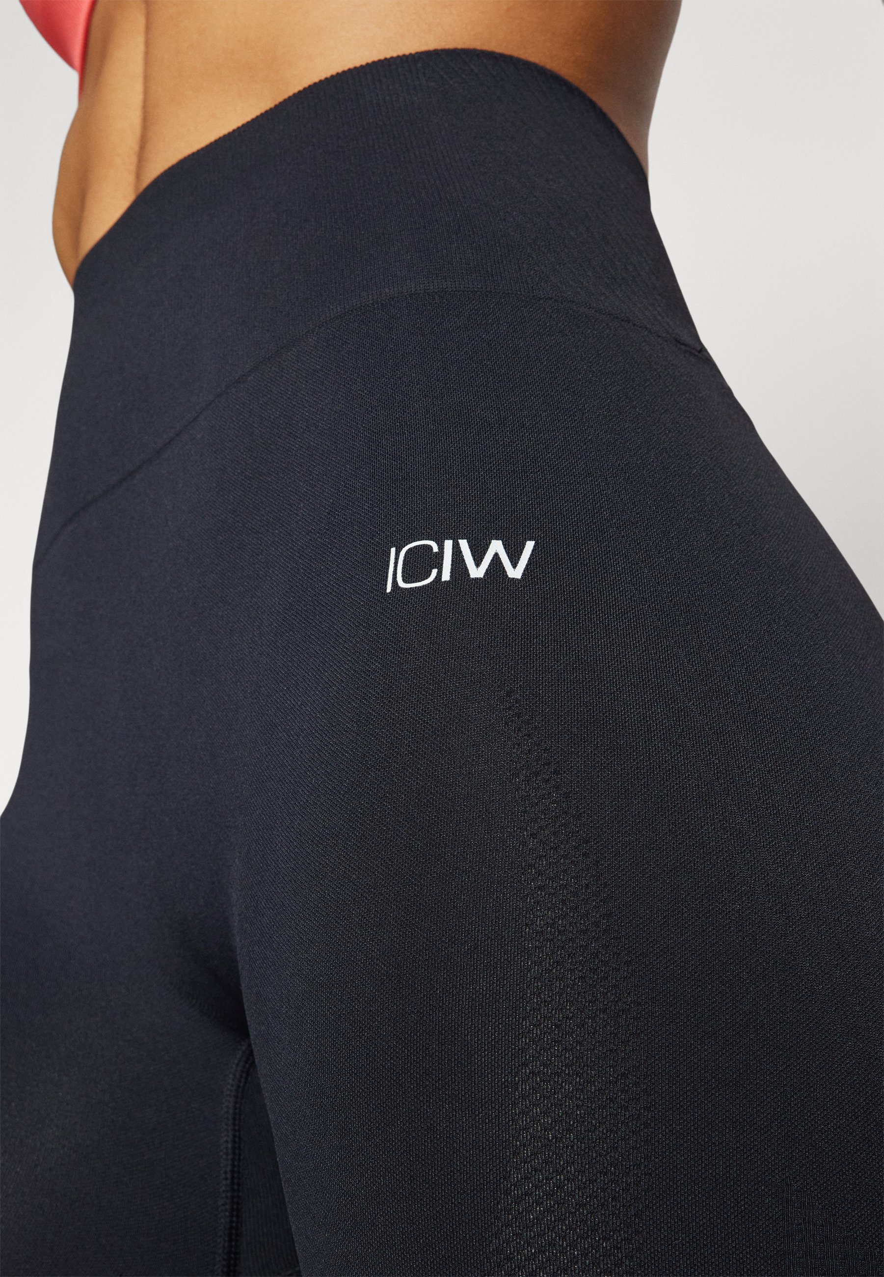 ICANIWILL IGNITE SEAMLESS HIDDEN SCRUNCH - Leggings - black