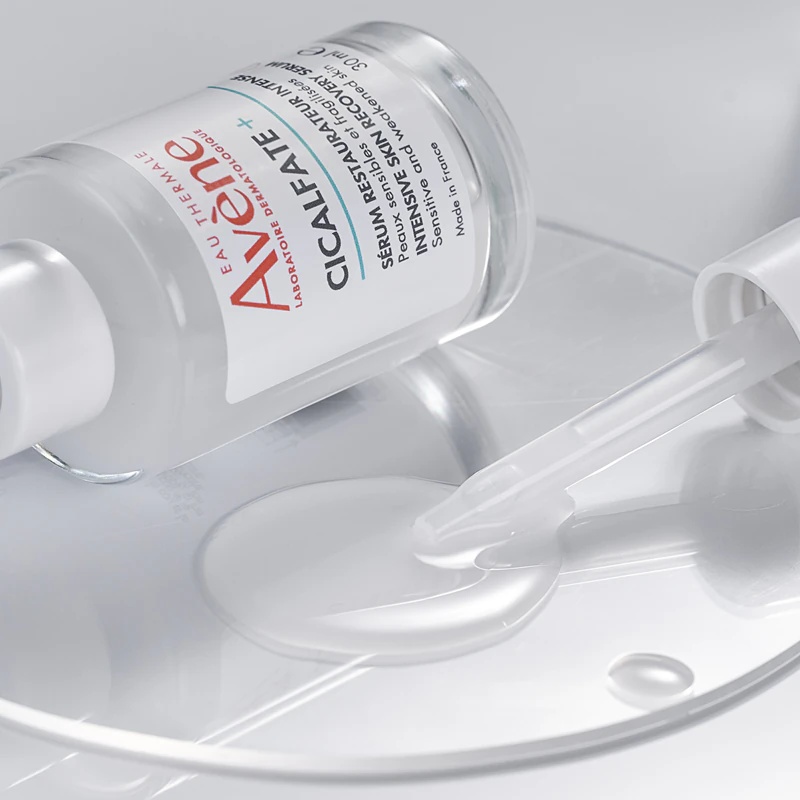 Avène Cicalfate+ Intenzivni serum za obnovo kože Intenzivni serum, ki obnavlja zaščitno pregrado kože.