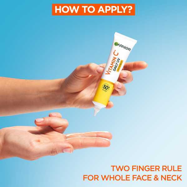 Fluid iluminator UV Garnier cu vitamina C, invizibil, SPF50+, 40 ml