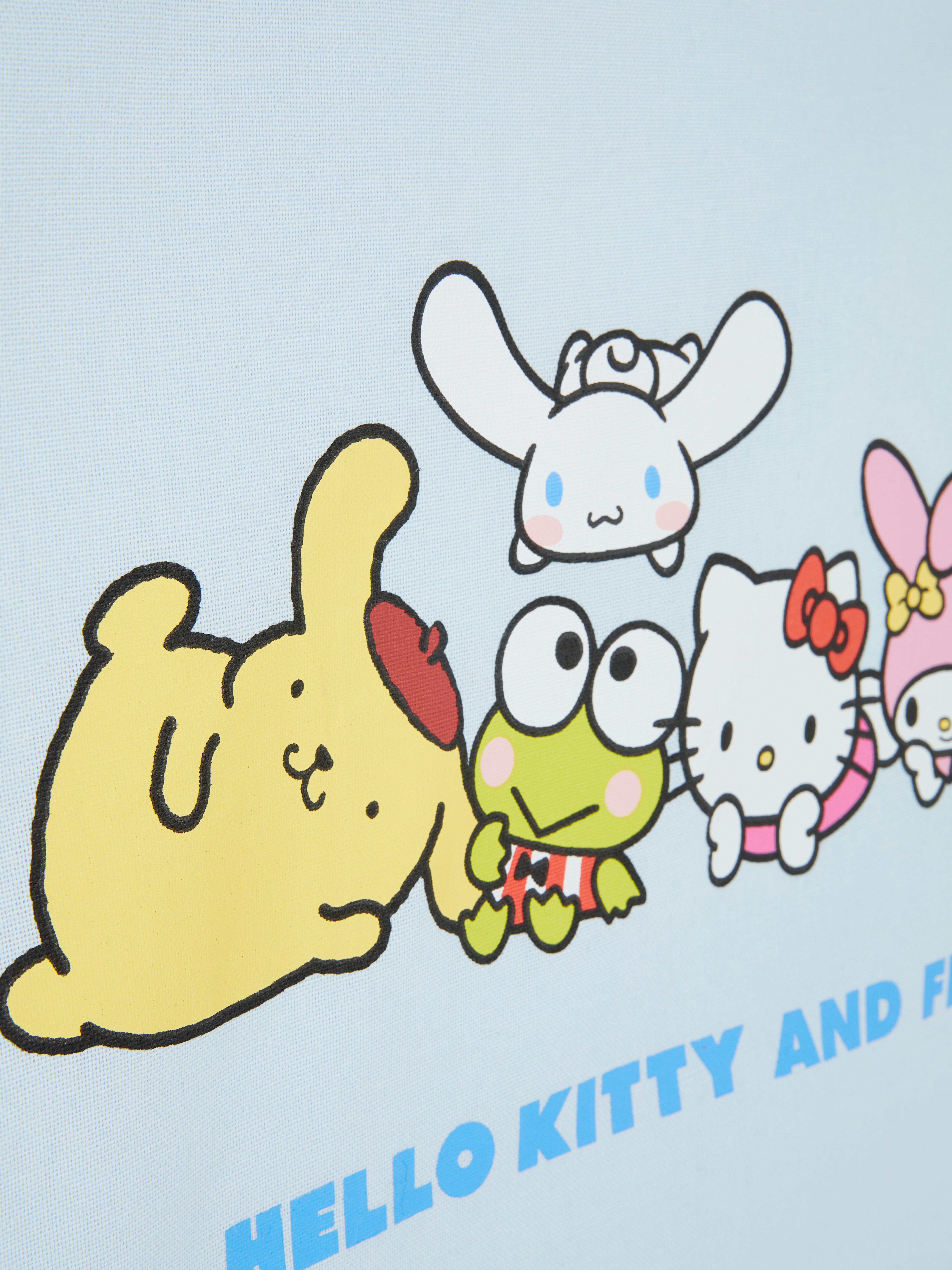 Πολύ μεγάλη τσάντα tote Hello Kitty and Friends. Μια τσάντα tote από καμβά με λουράκια ώμου και χαρακτήρες Sanrio.