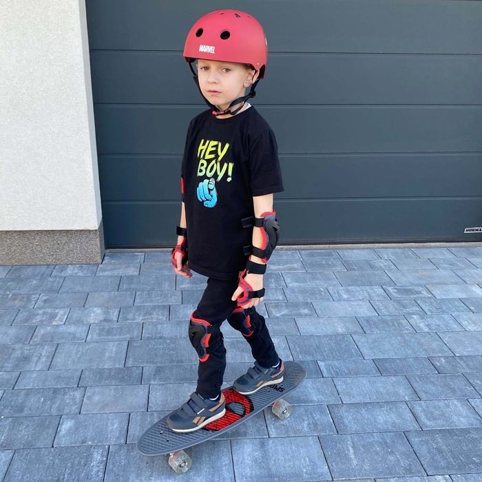 MARVEL Spider-Man YOUNG FISH SKATEBOARD 67cm, non-slip, lightweight, STABLE up to 100 kg