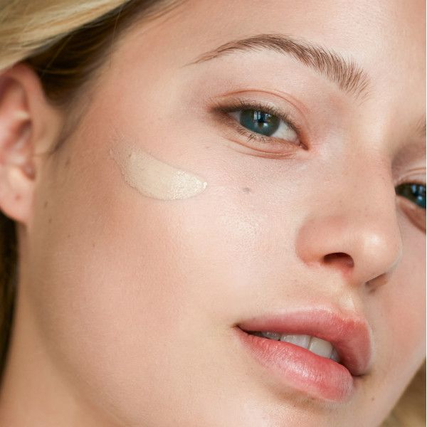 BB krém pre stredne tenké tóny pleti SPF 30 BB krém a CC krém