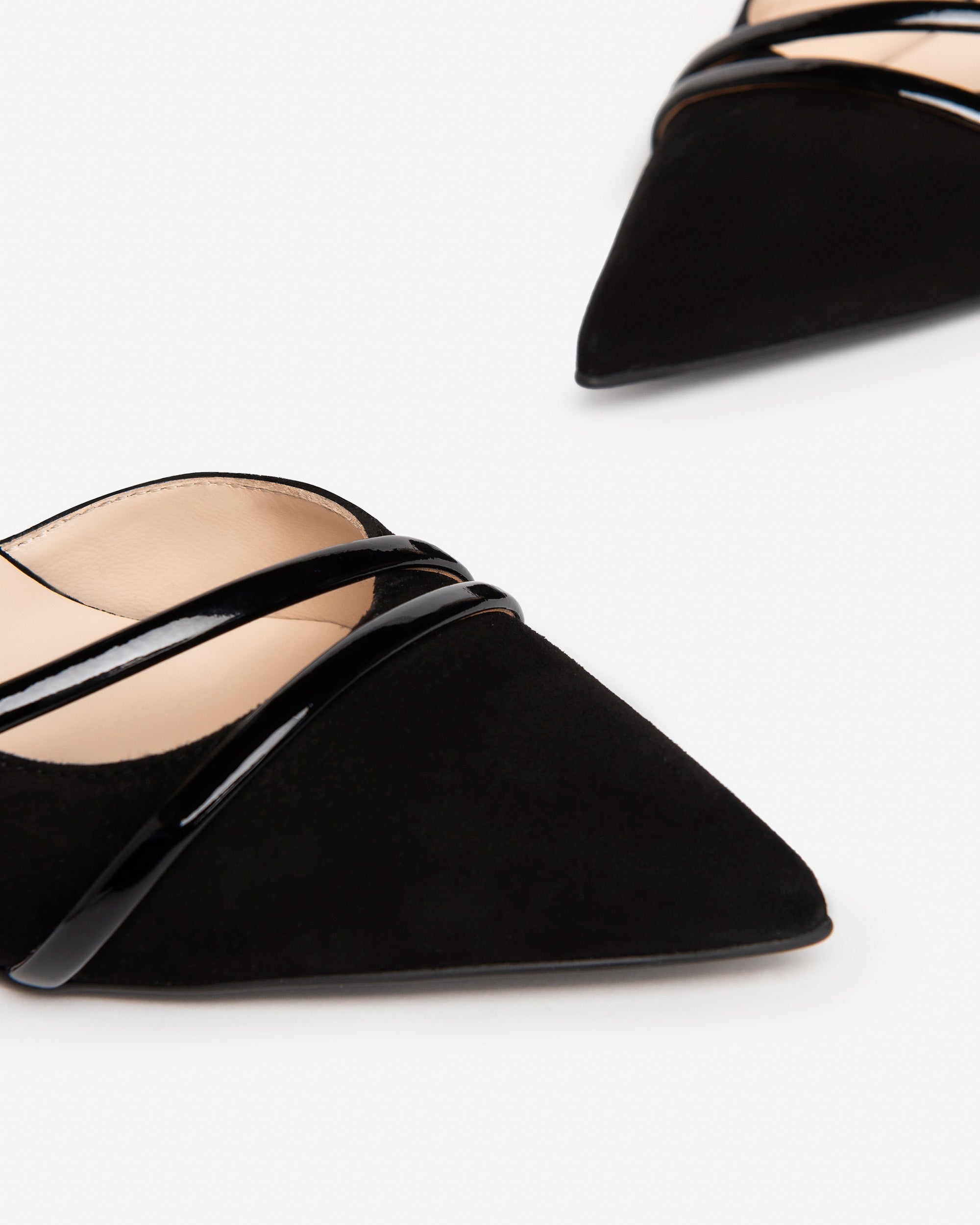  Dámské semišové a lakované kožené lodičky