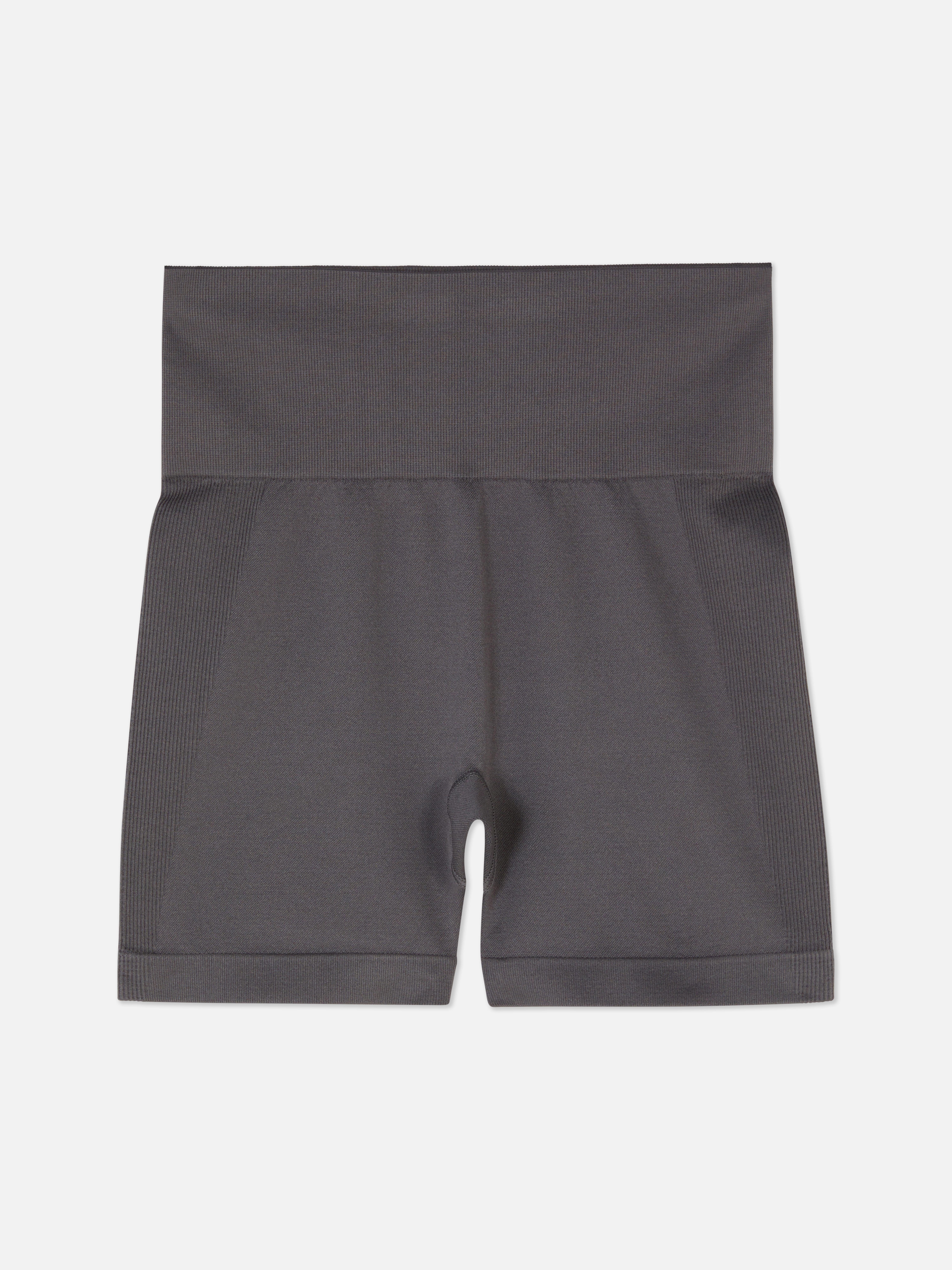 Pantaloni scurți de yoga cu talie înaltă, fără cusături. Acești pantaloni scurți sport fără cusături sunt perfecți pentru orice sesiune de stretching și antrenament.