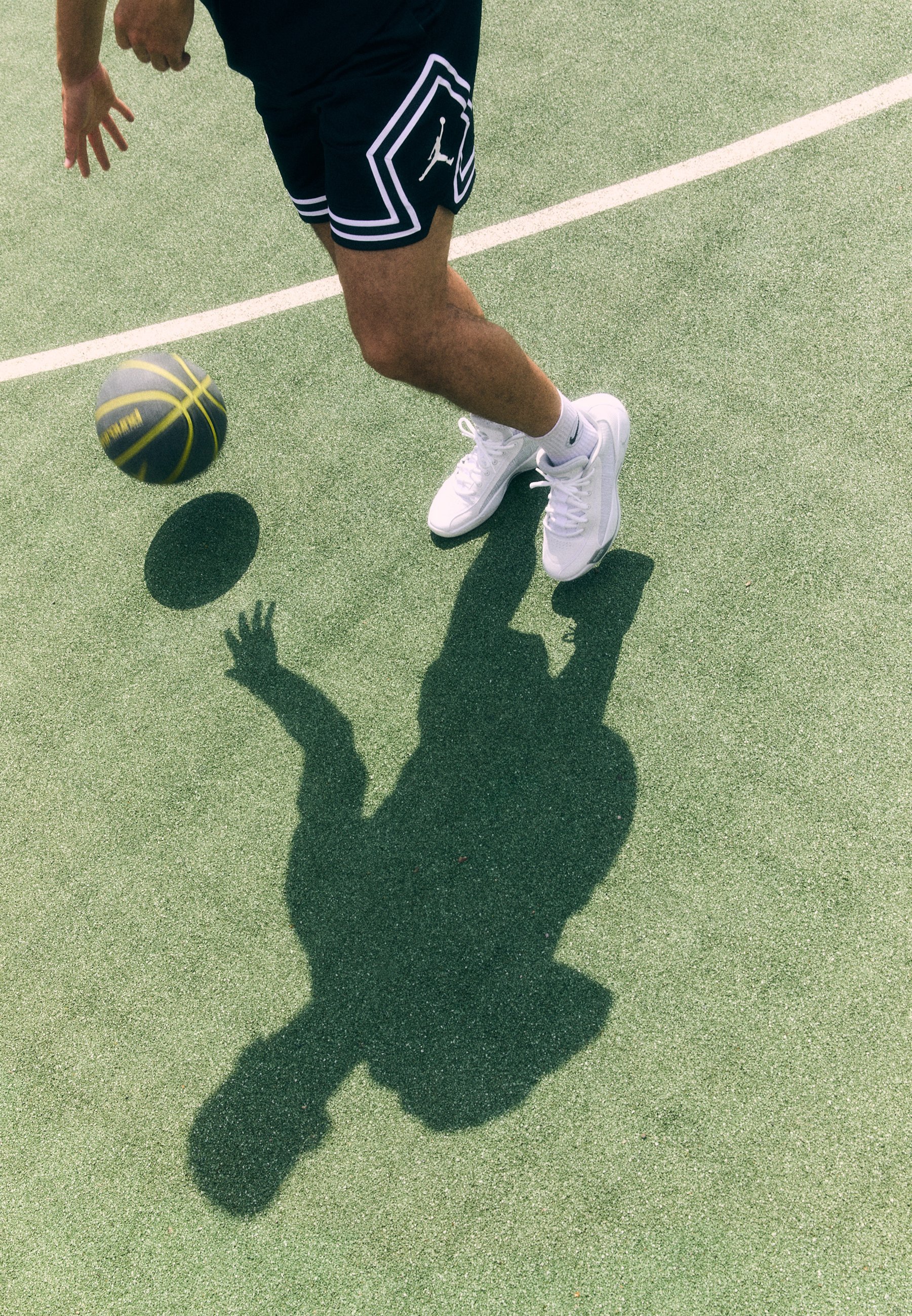 Jordan LUKA .77 OUTDOOR - Basketbalschoenen - wit/grijs fog