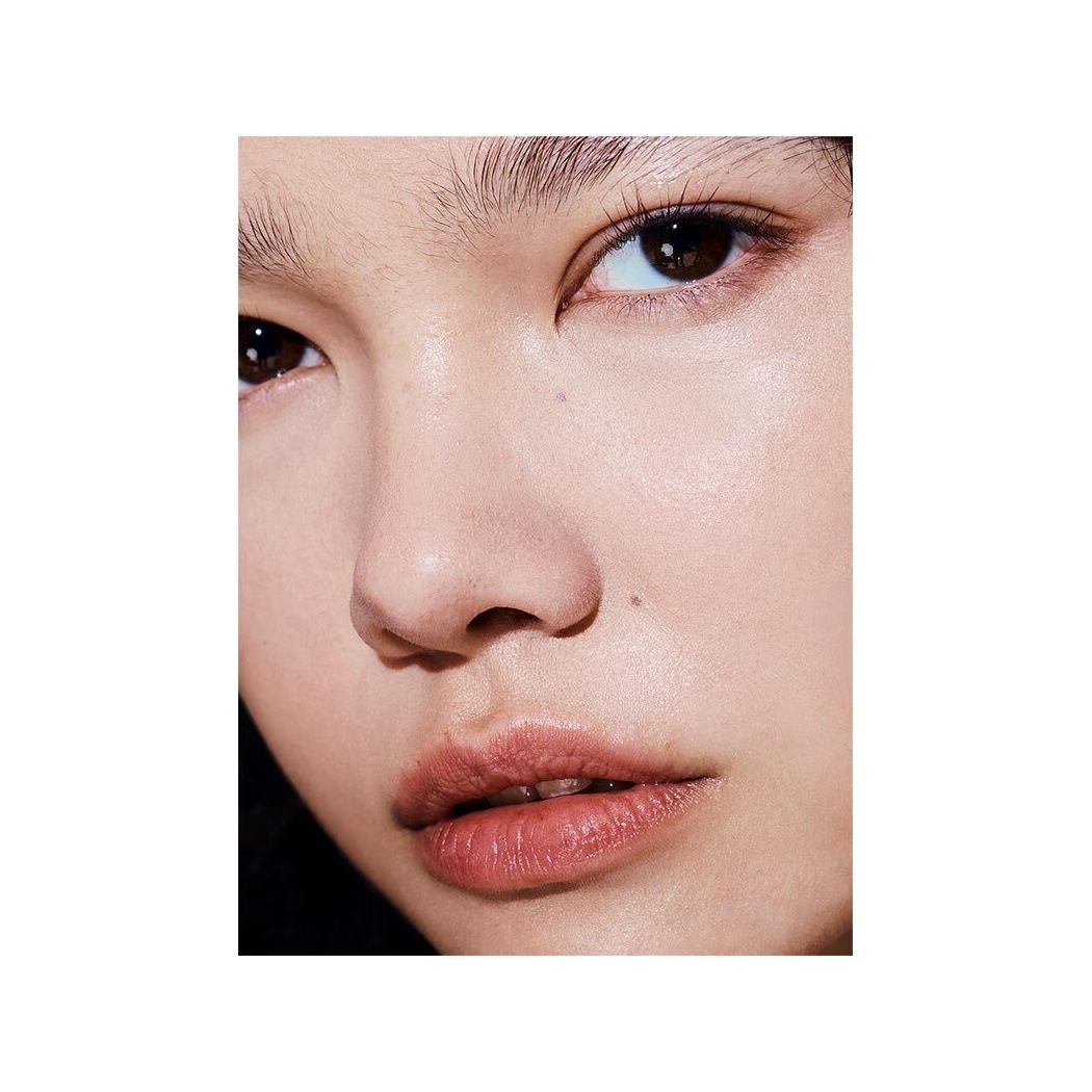 Les Filles en Rouge korektor Le Correcteur - Nymphe