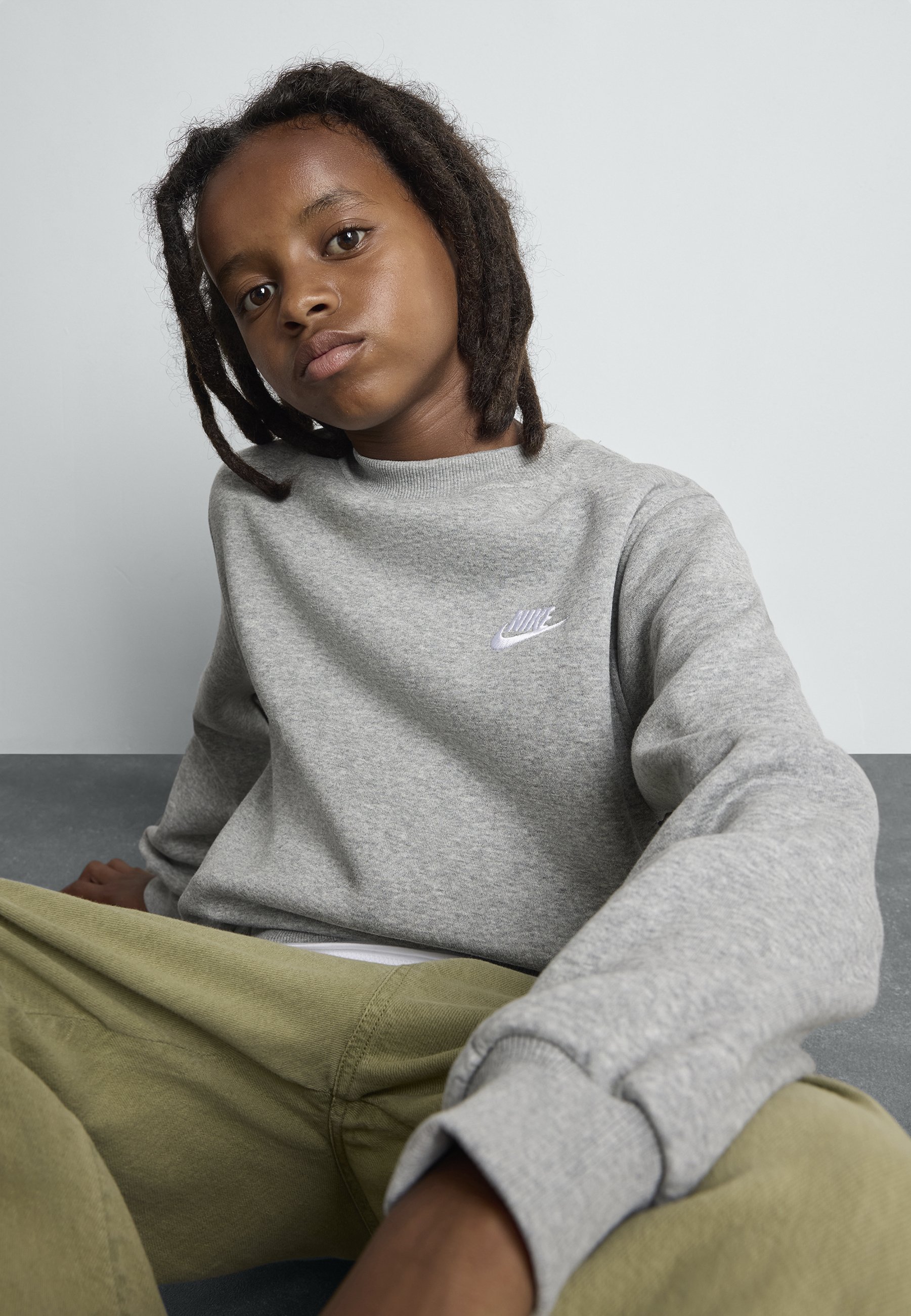 Felpa Nike Sportswear CLUB CREW UNISEX - grigio melange/bianco