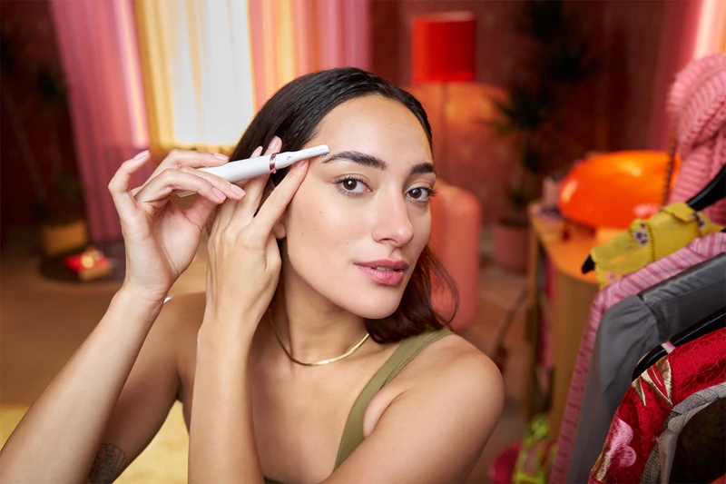 Philips Lumea IPL 7000 BRI921/00 IPL епилатор за тело, лице, бикини зону и пазухе + тример за детаље