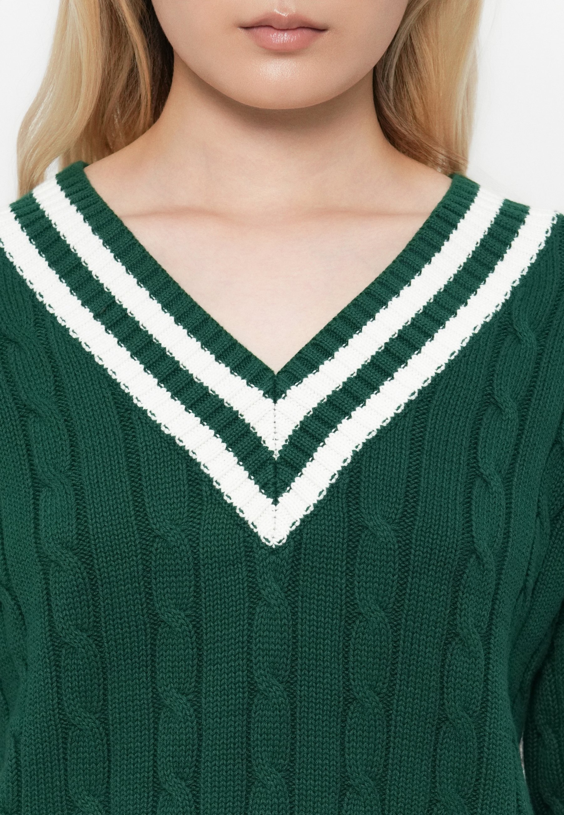 GAP BAVLNENÝ SVETER S VÝKRÍKOM V SO STRAPAMI - Sveter - evergreen glamour