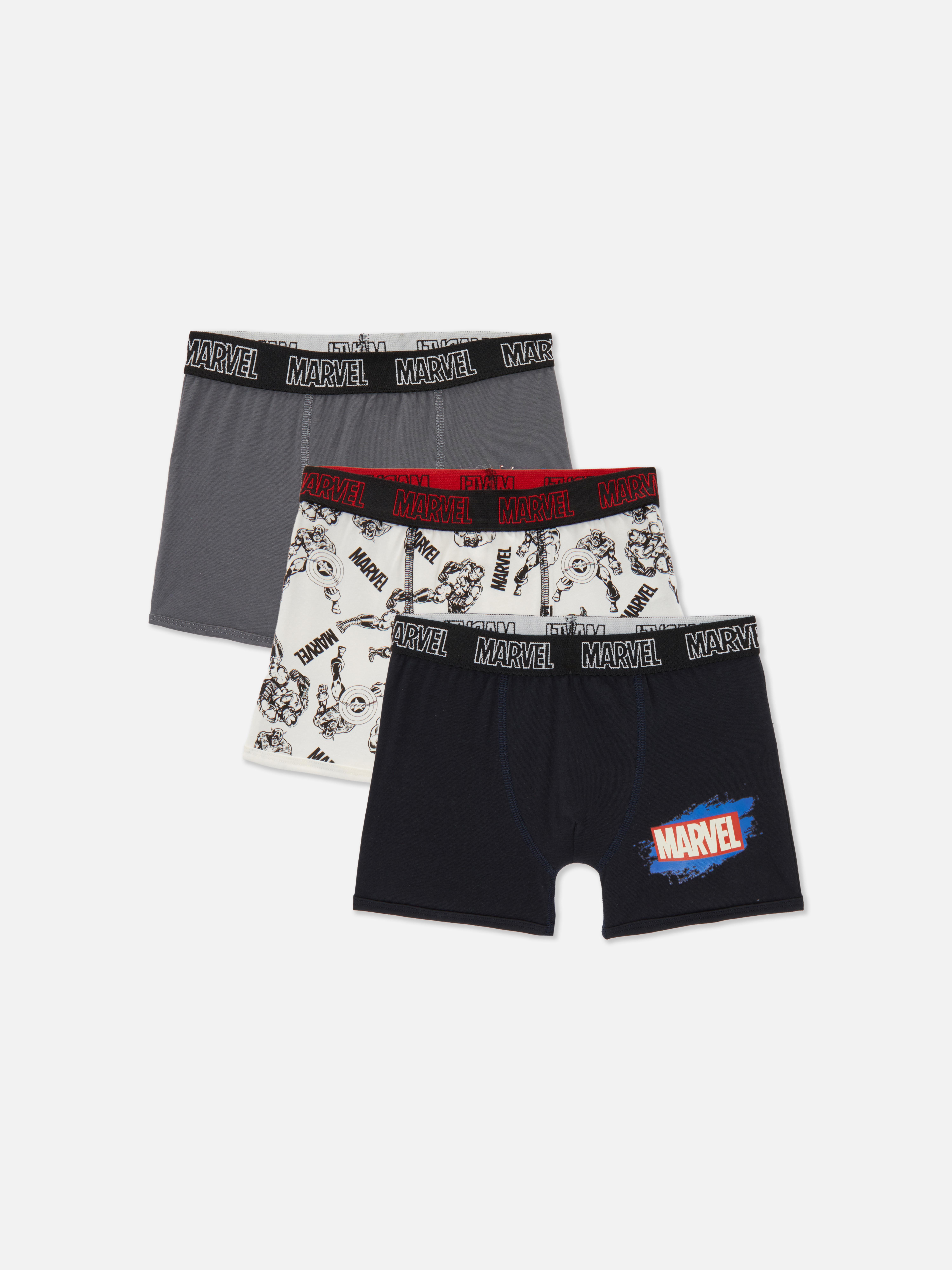 Marvel Avengers boxeralsó, 3 darabos szett Három boxeralsó Marvel mintákkal