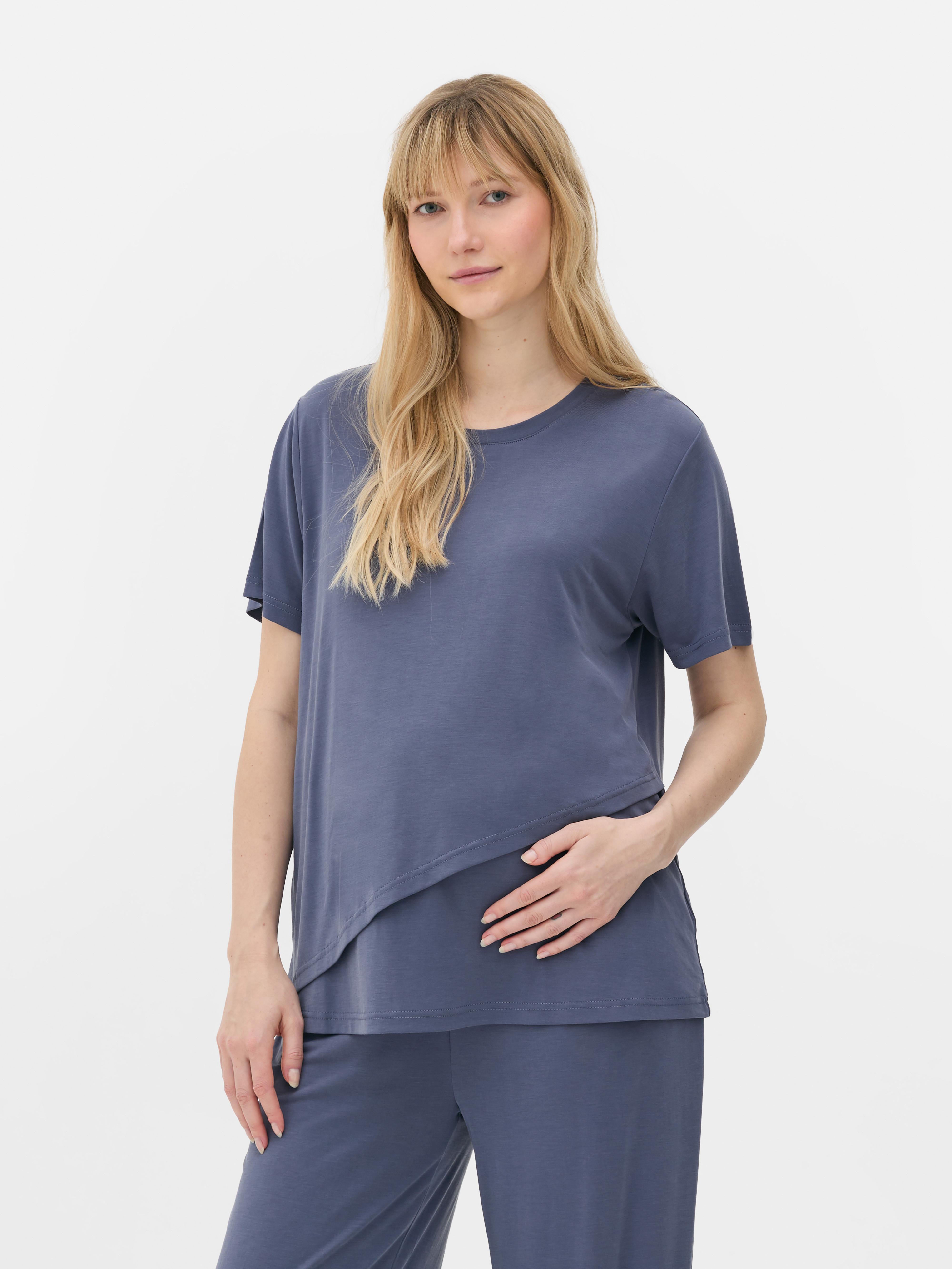Pijama pentru alăptare. O pijama cu mânecă scurtă pentru alăptare noaptea.