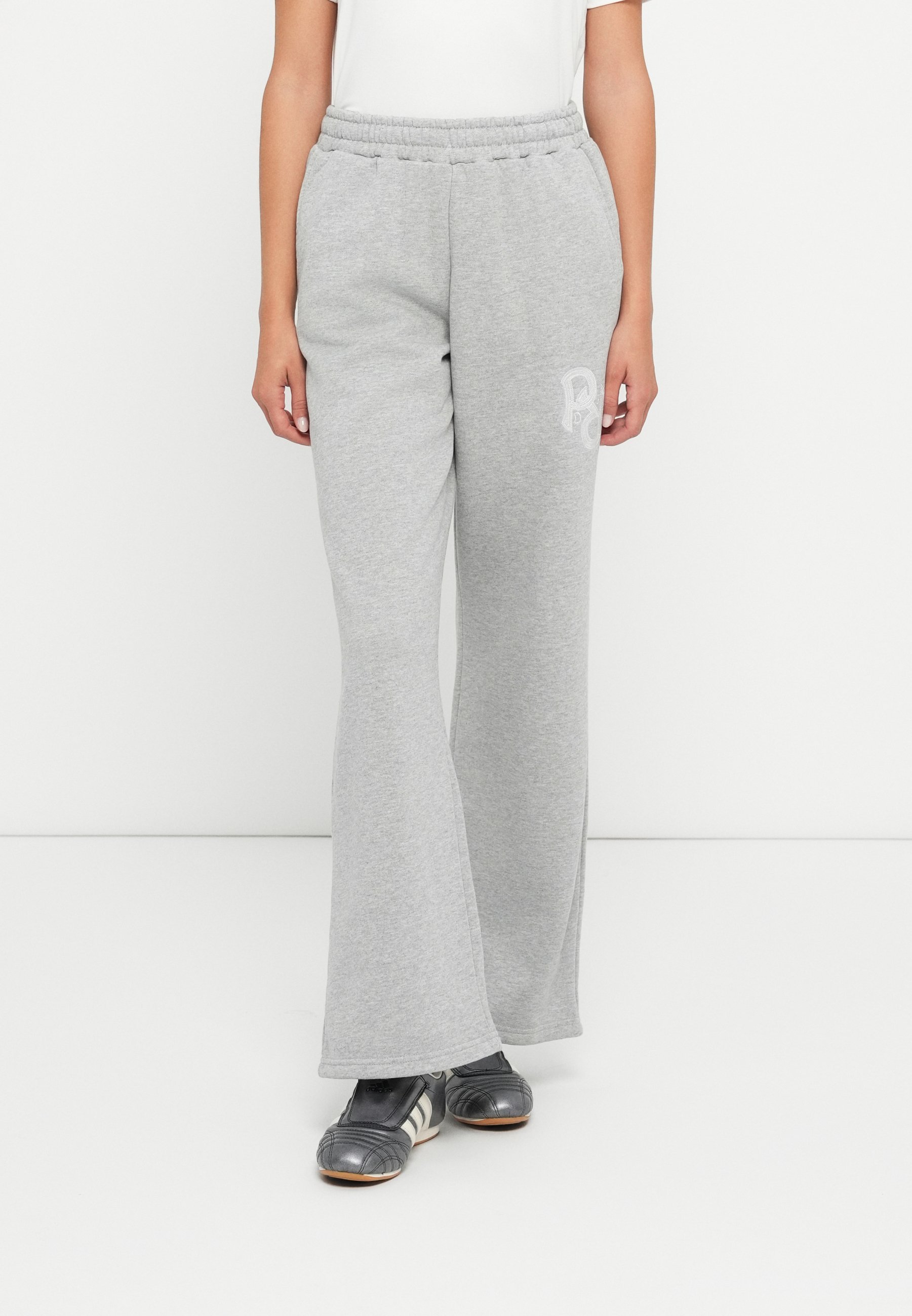 Pantaloni da tuta Pegador SANYA WIDE - grigi