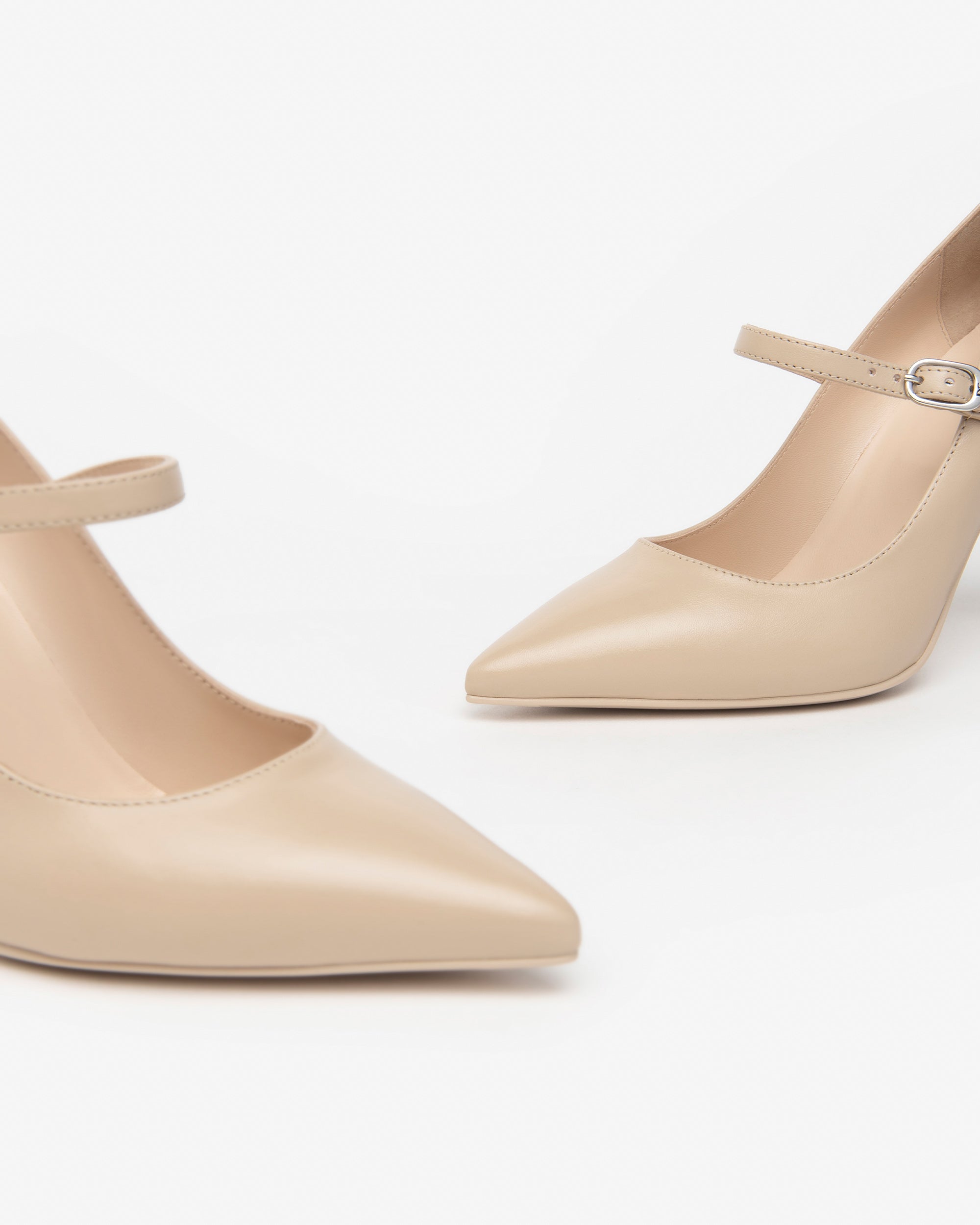  Damen-Pumps aus Leder