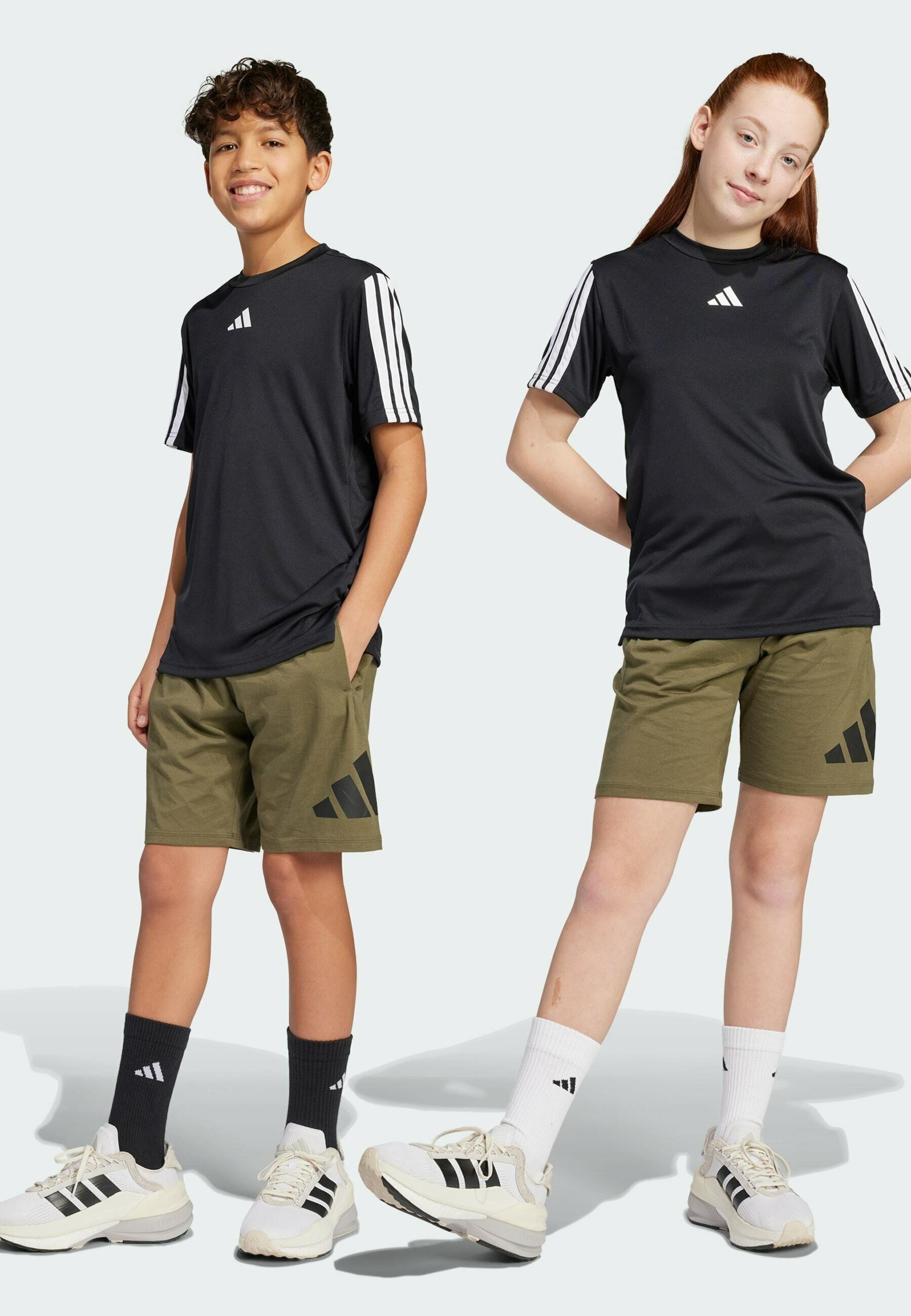 adidas Performance ESSENTIALS - Pantaloncini sportivi - verde oliva, strata, nero