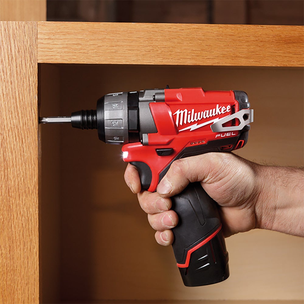 Conjunto de Chaves de Fenda Milwaukee 12V 3.0Ah 1/4