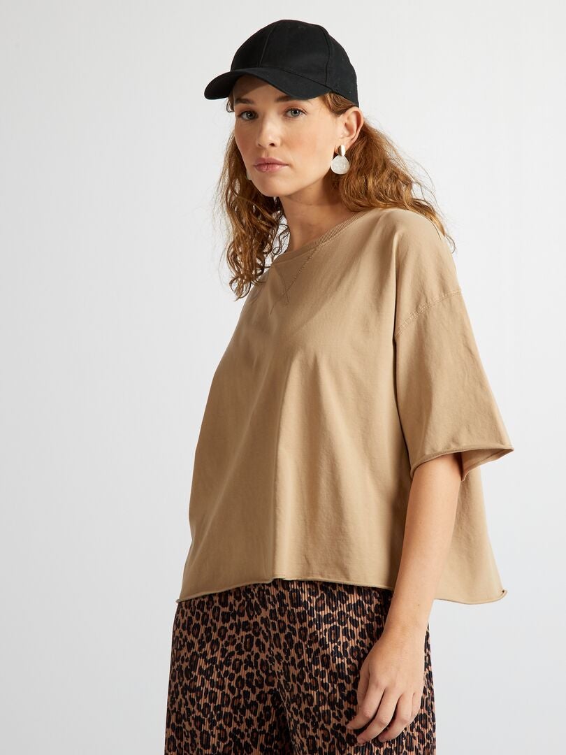 Katoenen T-shirt met verlaagde armsgaten - BRUIN