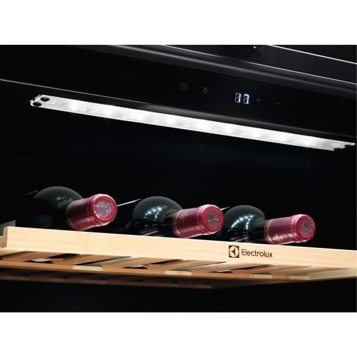 Bodega de vinos empotrable bajo encimera Electrolux - EWUS052B5B - 52 botellas - Controles electrónicos - Dimensiones de empotramiento: Alto 822 x Ancho 600 x Profundidad 5