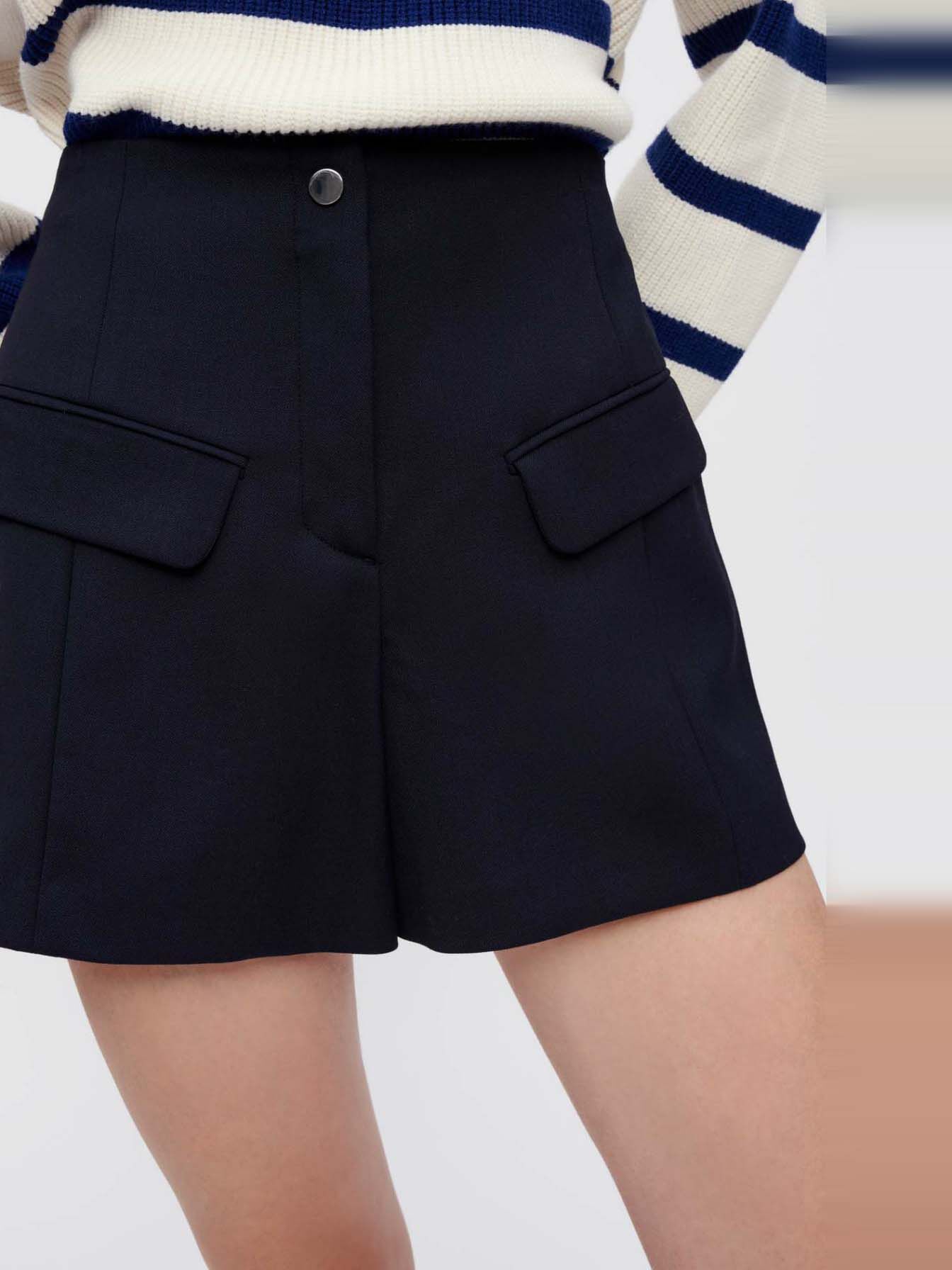 Pantaloni scurți cu buzunare - Bleumarin
