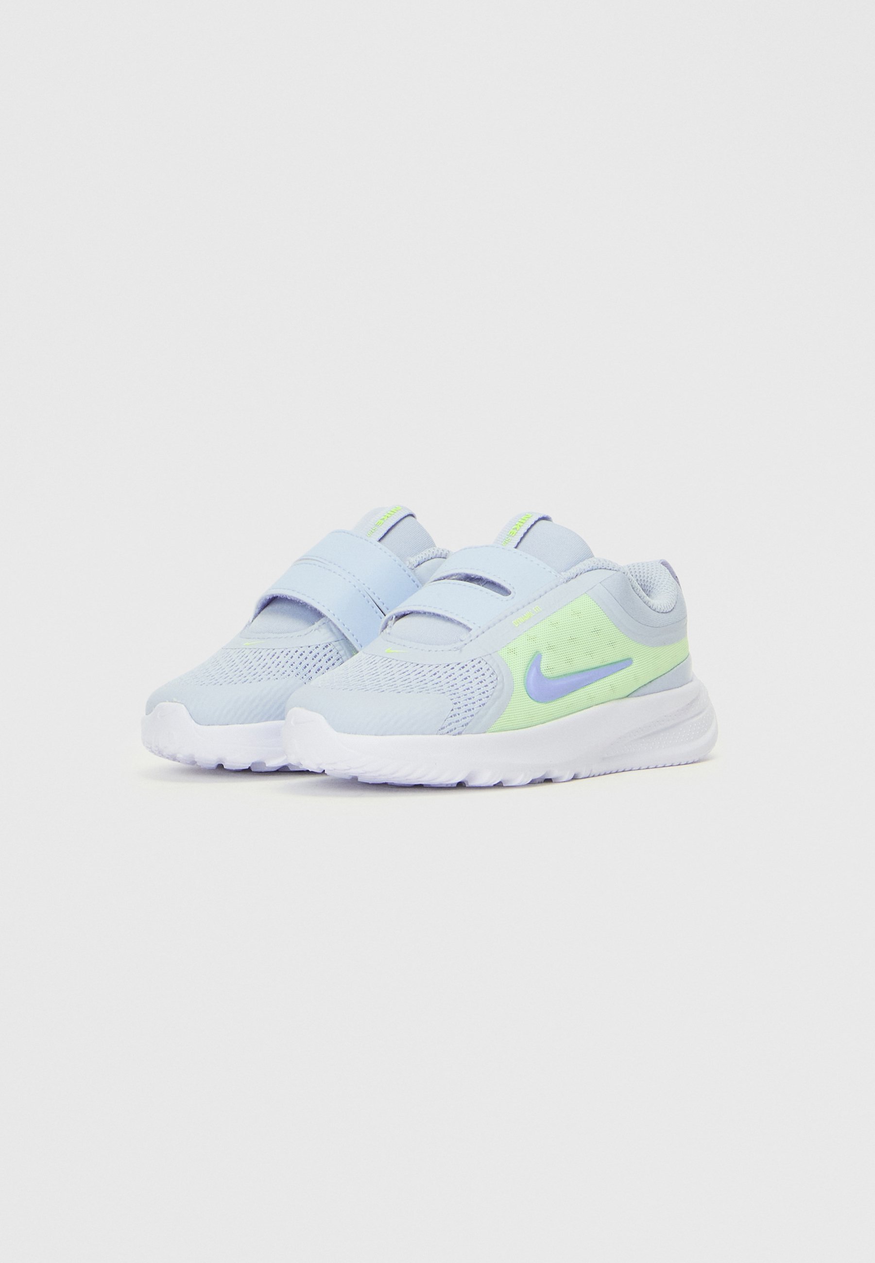Nike Performance STAR RUNNER 5 UNISEX - Běžecké boty na silnici - black/black/white/grey