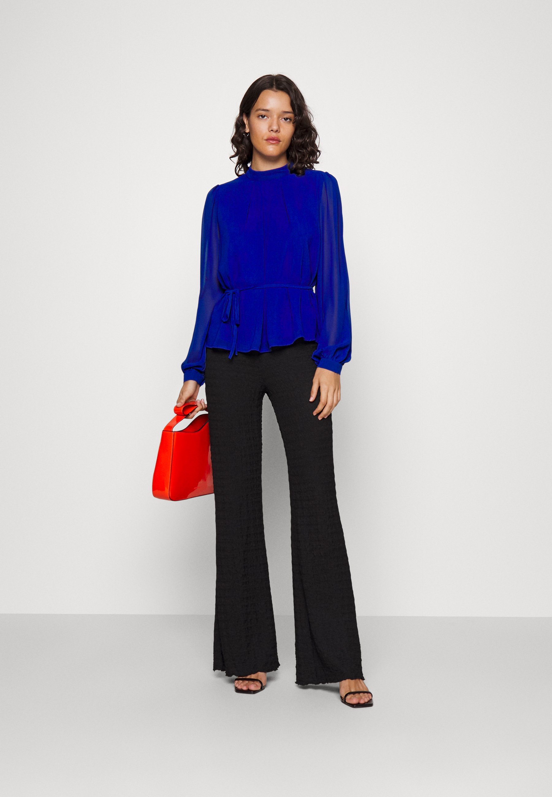 VILA VIKAROLINA - Blusa - blu mazzarino