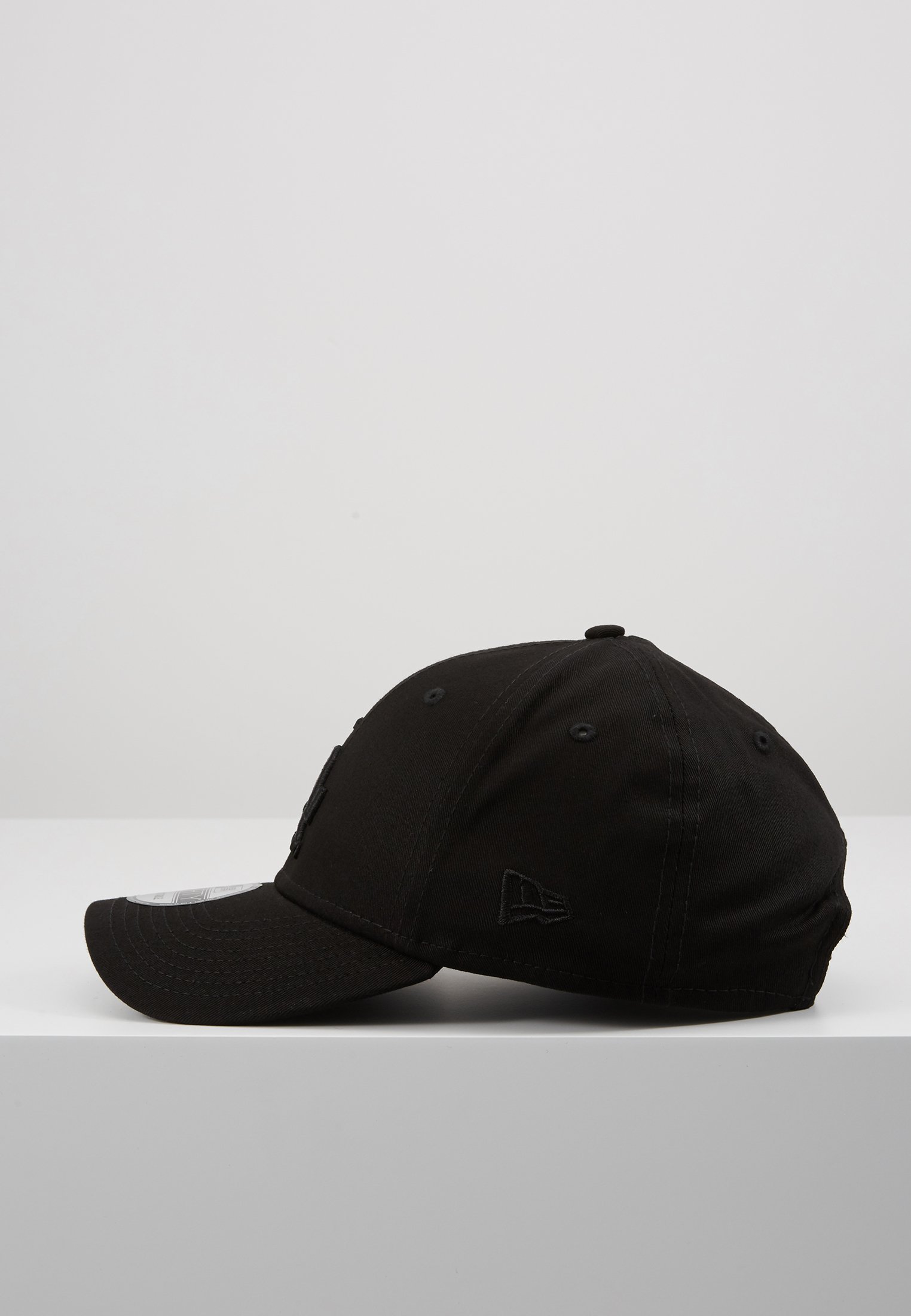 New Era petten