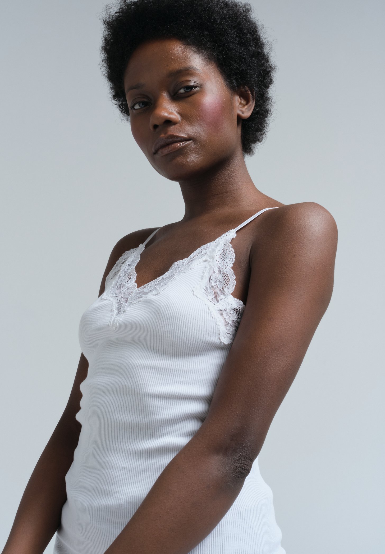 Brezšivni osnovni FAB - Top - bel