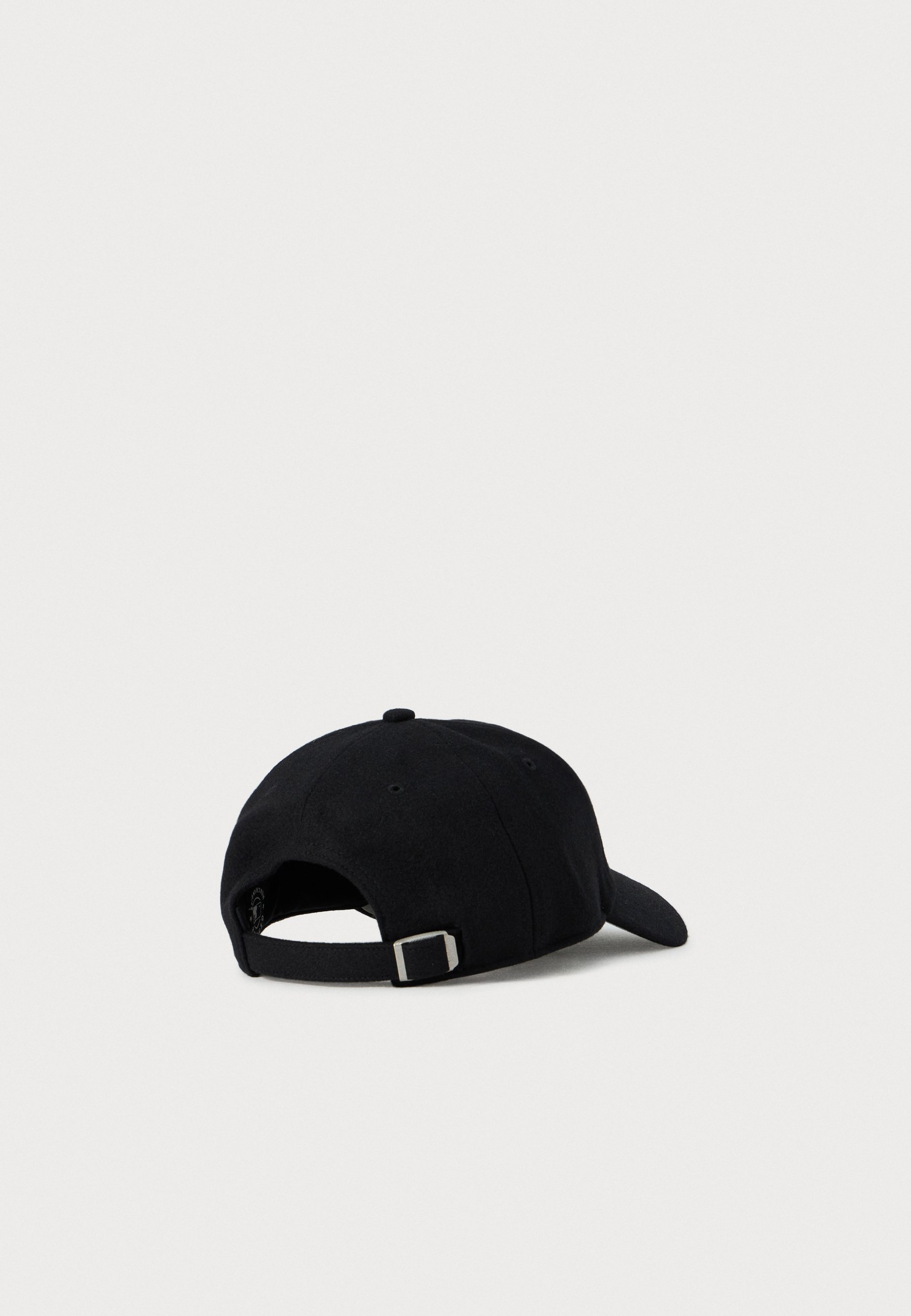 '47-es sapkák